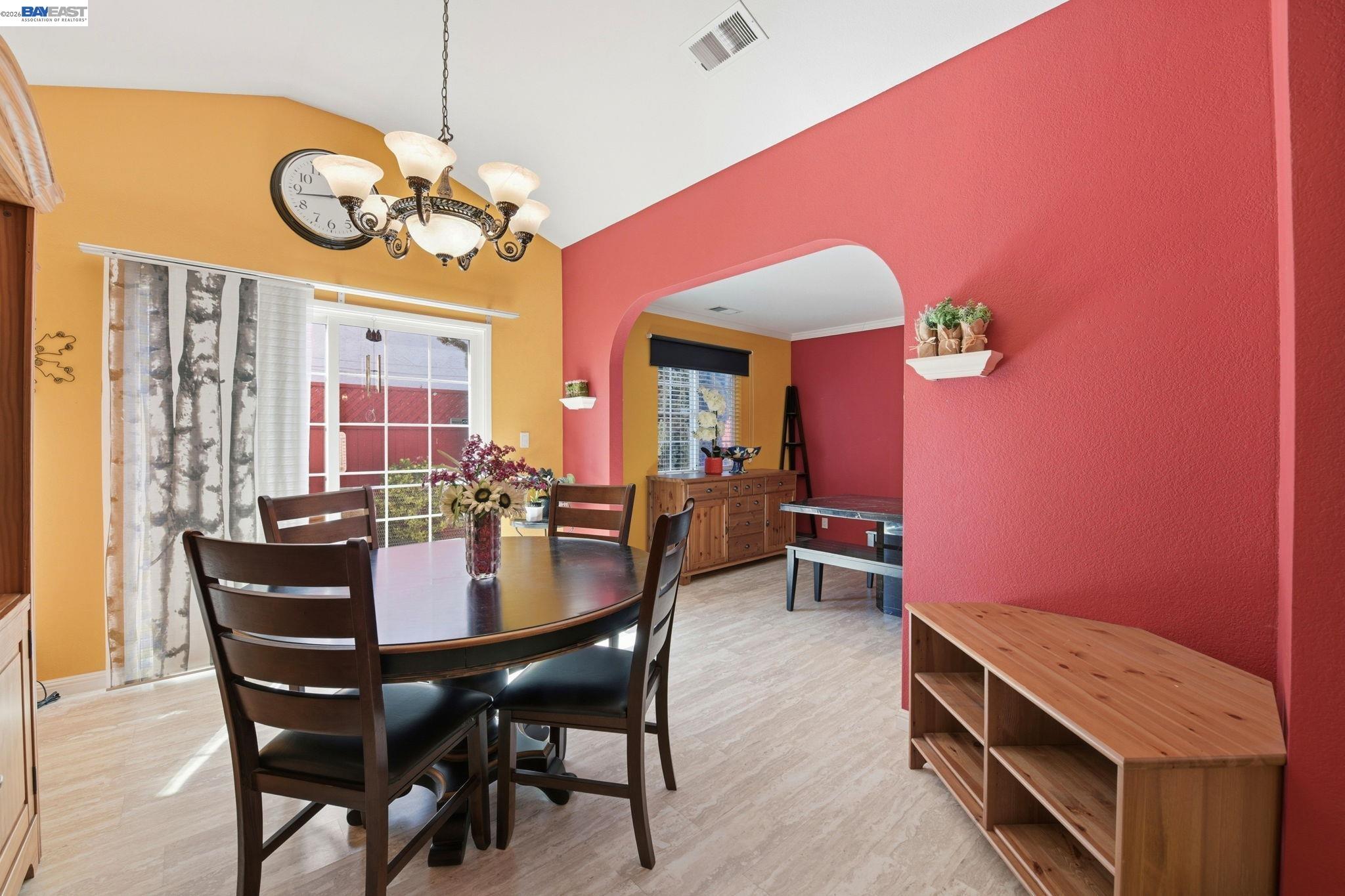 Detail Gallery Image 21 of 44 For 4541 Darcelle Dr, Union City,  CA 94587 - 5 Beds | 3 Baths