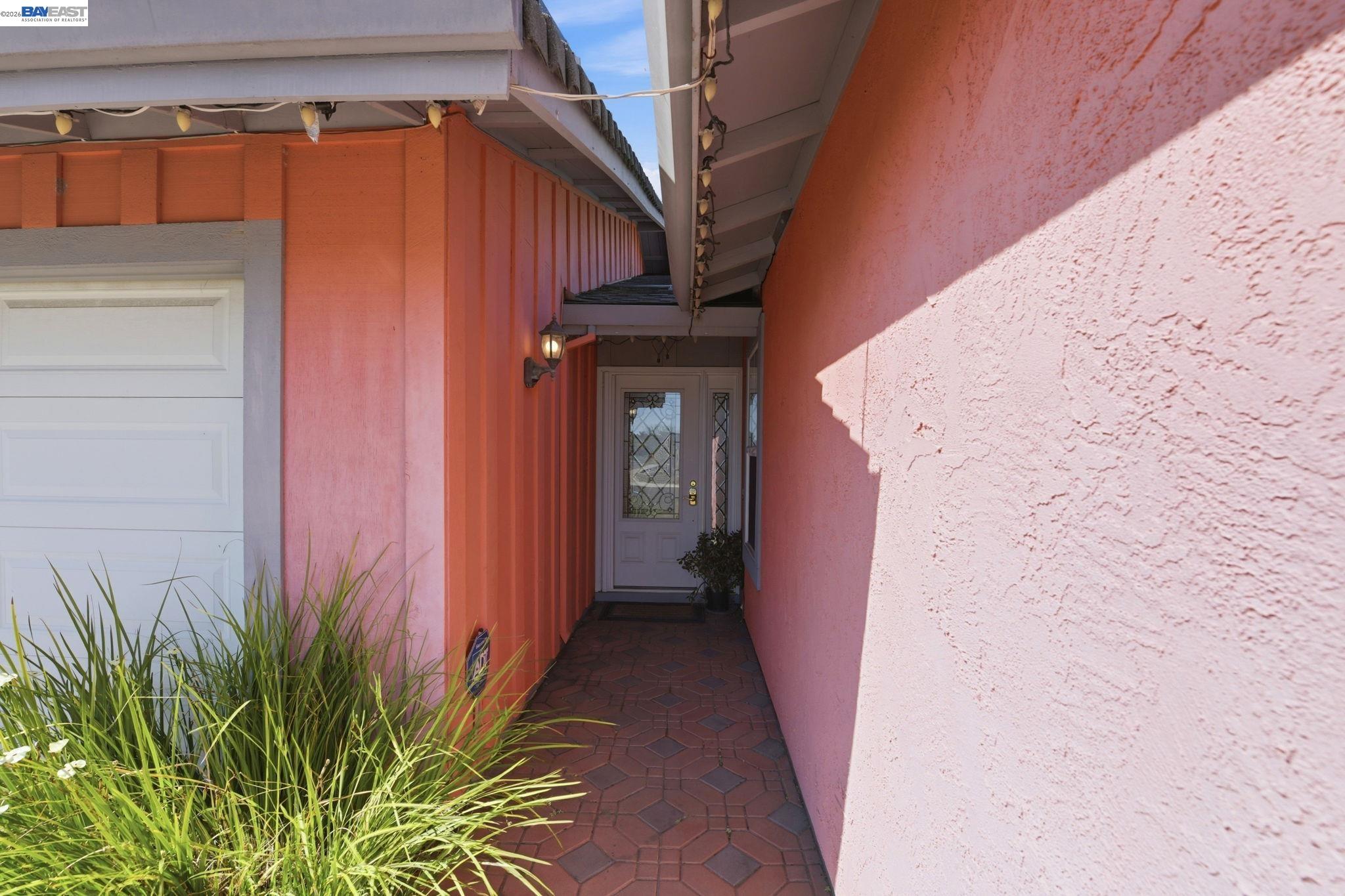 Detail Gallery Image 5 of 44 For 4541 Darcelle Dr, Union City,  CA 94587 - 5 Beds | 3 Baths