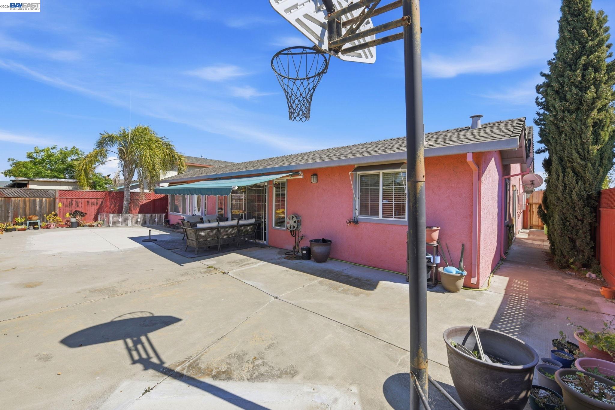 Detail Gallery Image 42 of 44 For 4541 Darcelle Dr, Union City,  CA 94587 - 5 Beds | 3 Baths