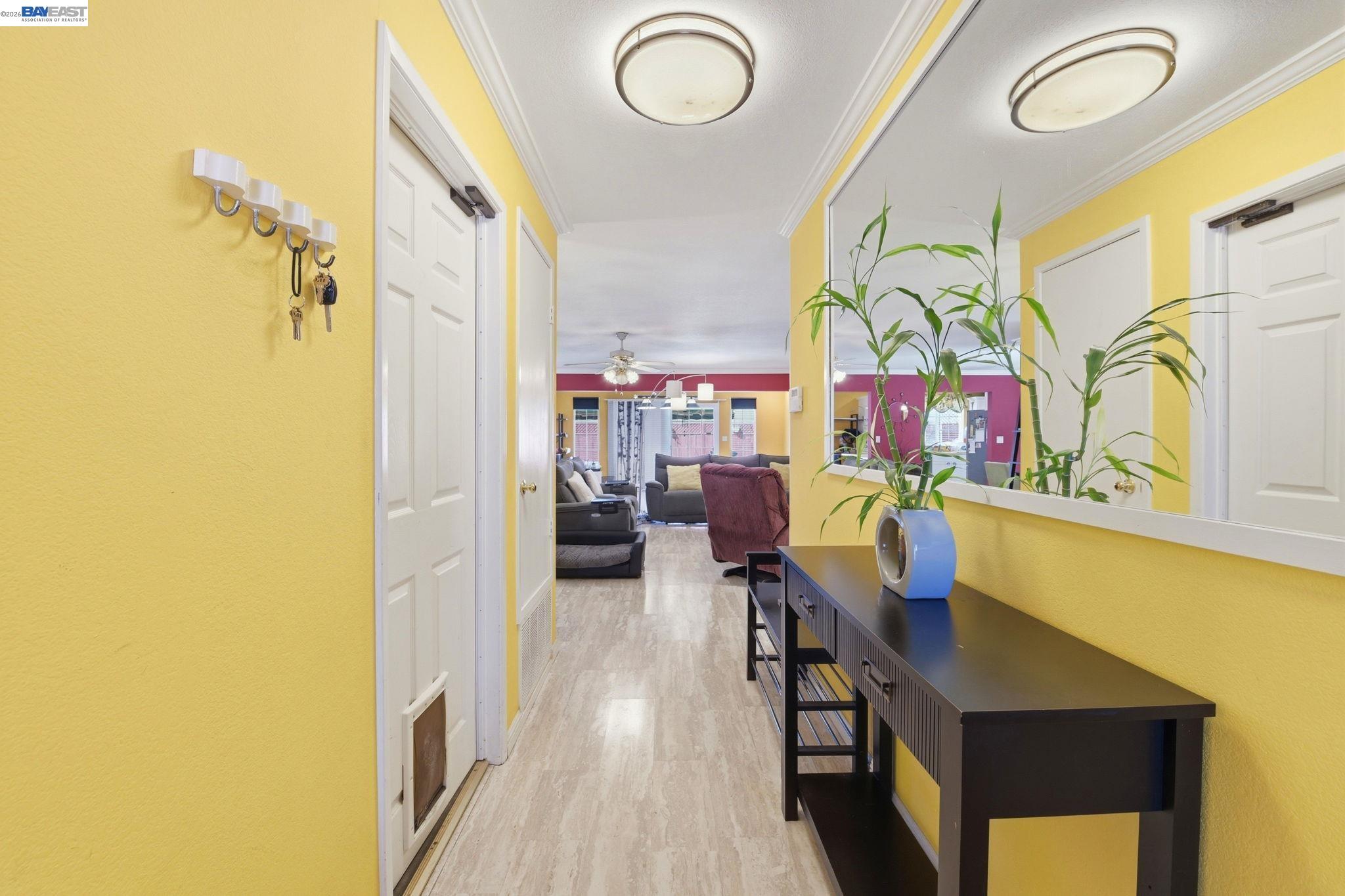 Detail Gallery Image 6 of 44 For 4541 Darcelle Dr, Union City,  CA 94587 - 5 Beds | 3 Baths