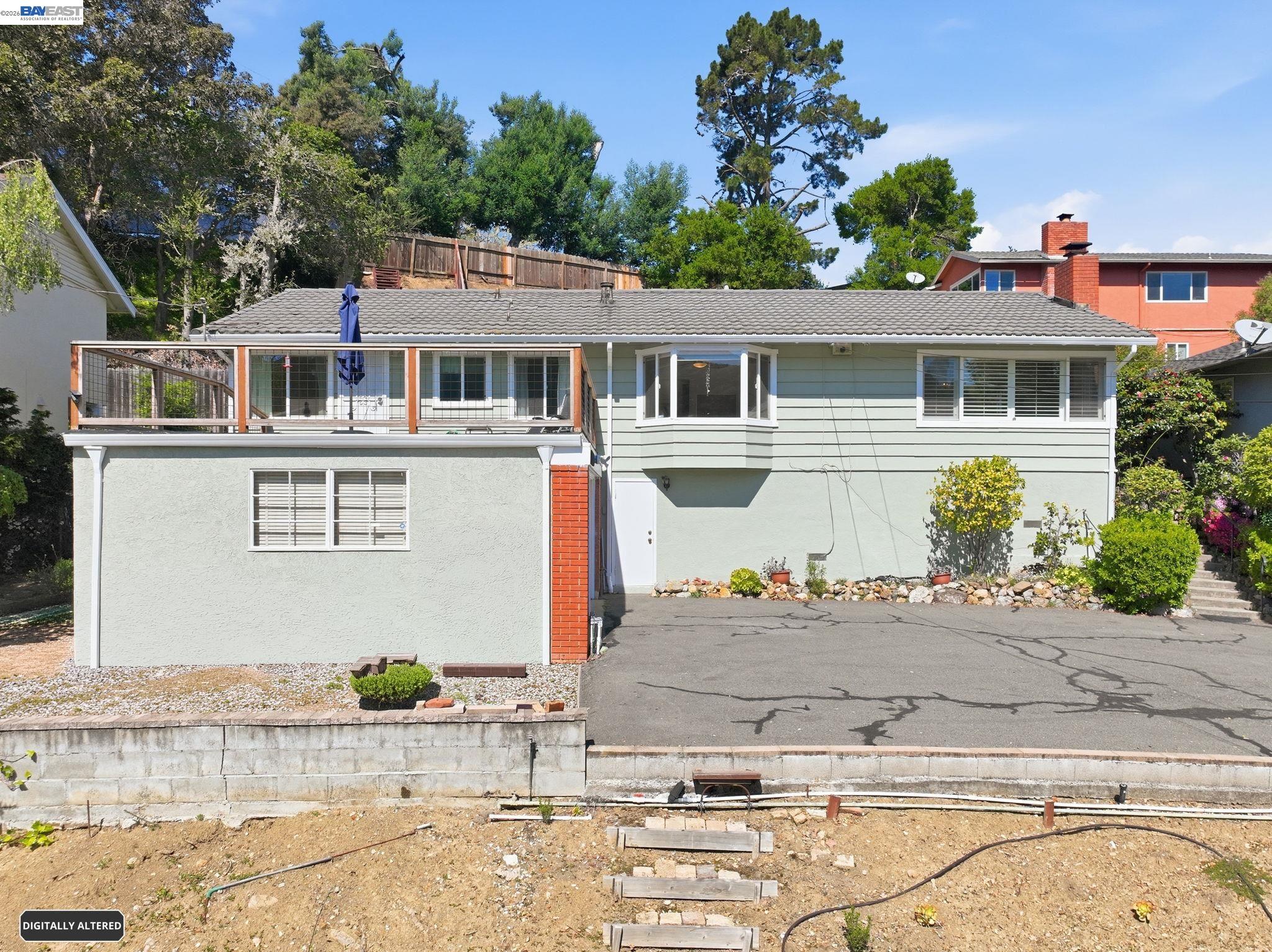 Detail Gallery Image 2 of 32 For 10000 Sigourney Ave, Oakland,  CA 94605 - 3 Beds | 2 Baths