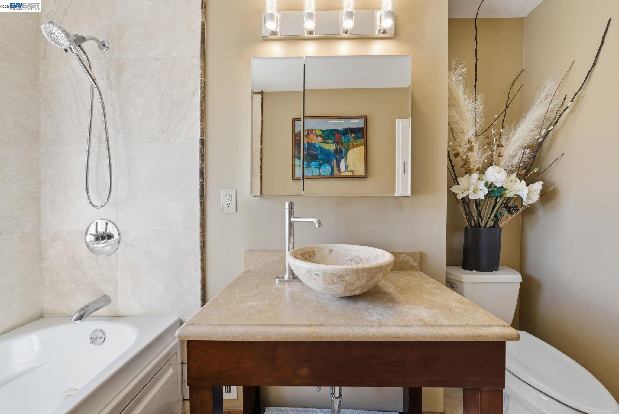 Detail Gallery Image 11 of 32 For 10000 Sigourney Ave, Oakland,  CA 94605 - 3 Beds | 2 Baths