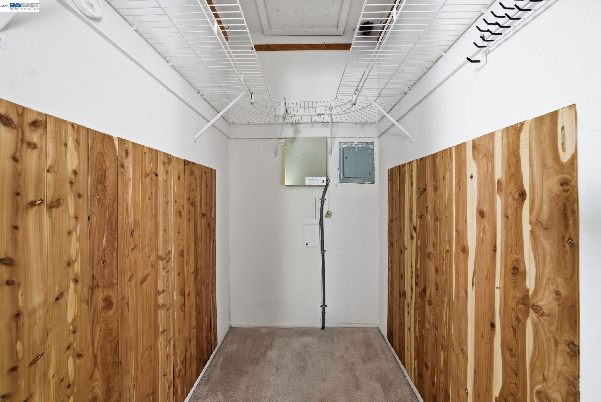 Detail Gallery Image 19 of 32 For 10000 Sigourney Ave, Oakland,  CA 94605 - 3 Beds | 2 Baths