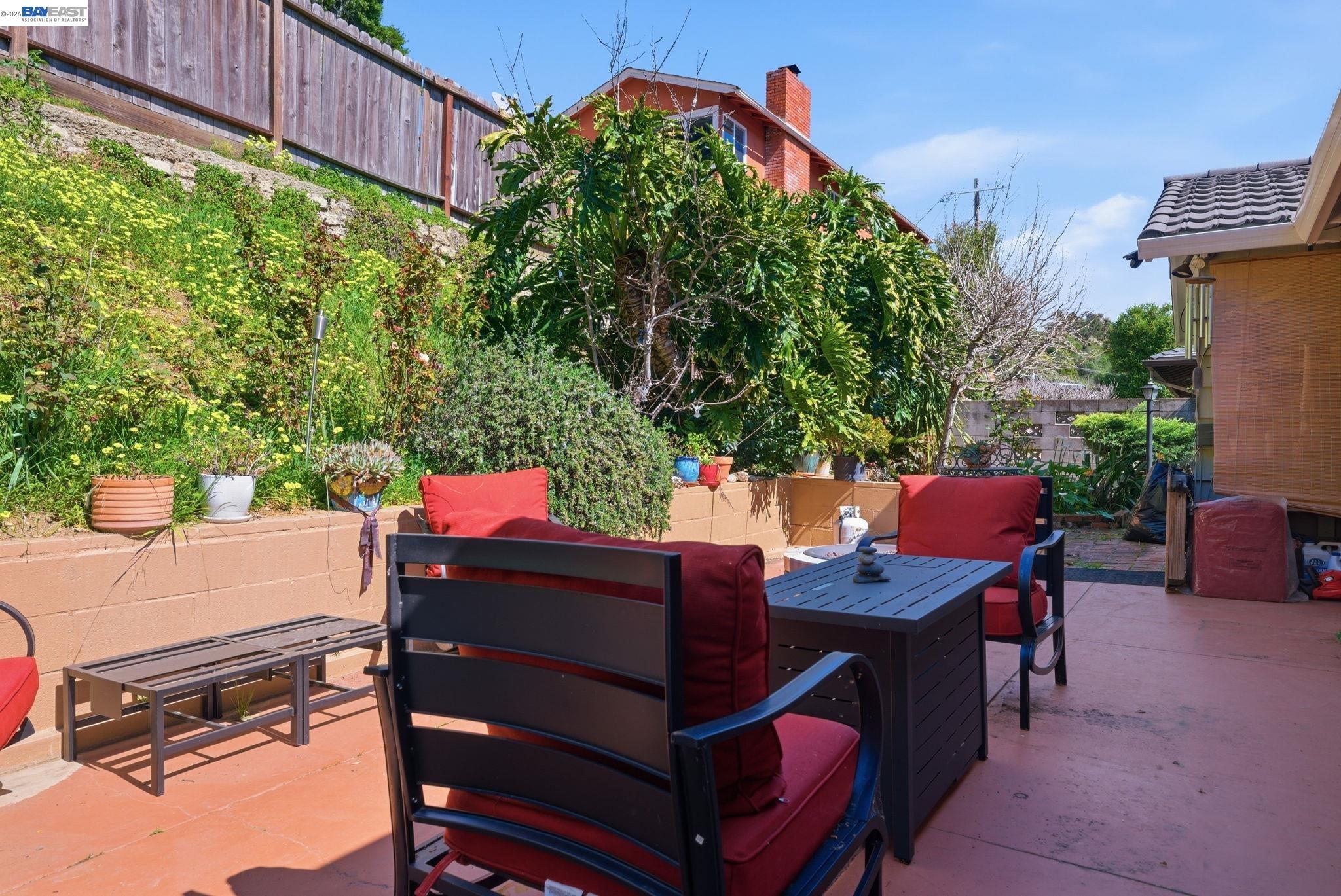 Detail Gallery Image 24 of 32 For 10000 Sigourney Ave, Oakland,  CA 94605 - 3 Beds | 2 Baths