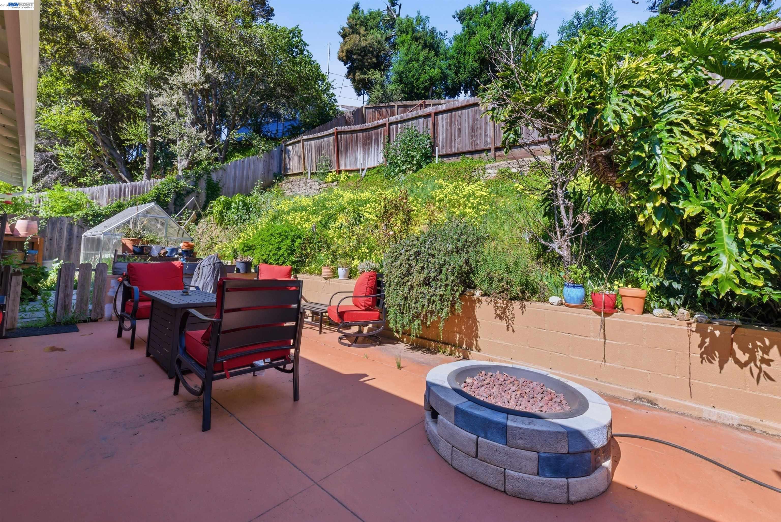 Detail Gallery Image 25 of 32 For 10000 Sigourney Ave, Oakland,  CA 94605 - 3 Beds | 2 Baths