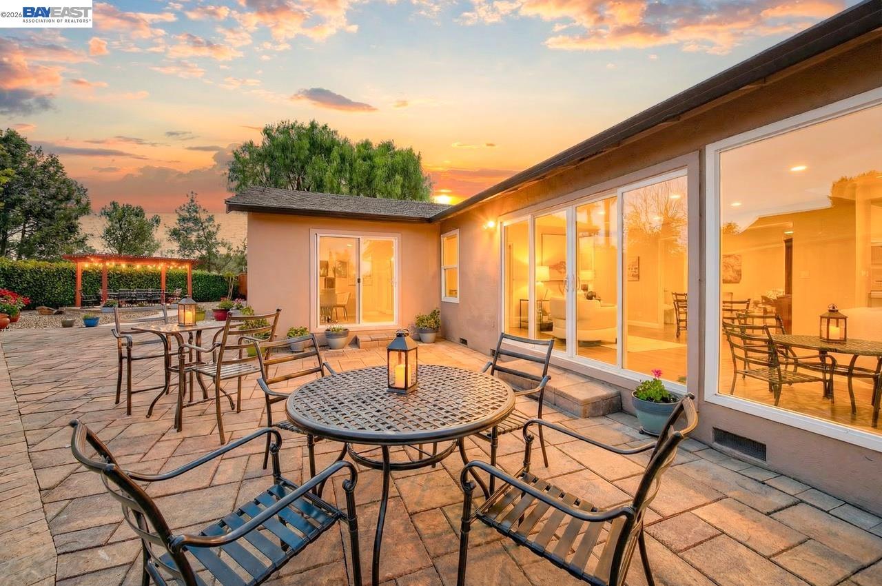 Detail Gallery Image 7 of 44 For 3921 Alma Ct, Pleasanton,  CA 94588 - 4 Beds | 2 Baths