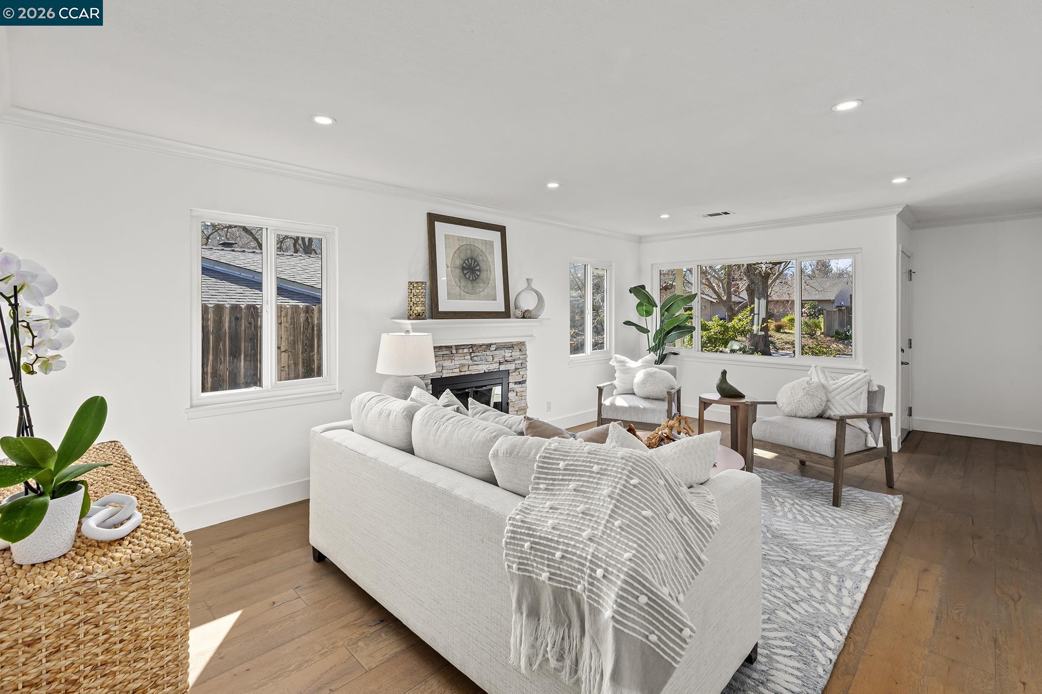 Detail Gallery Image 2 of 51 For 3300 Betty Ln, Lafayette,  CA 94549 - 4 Beds | 2 Baths