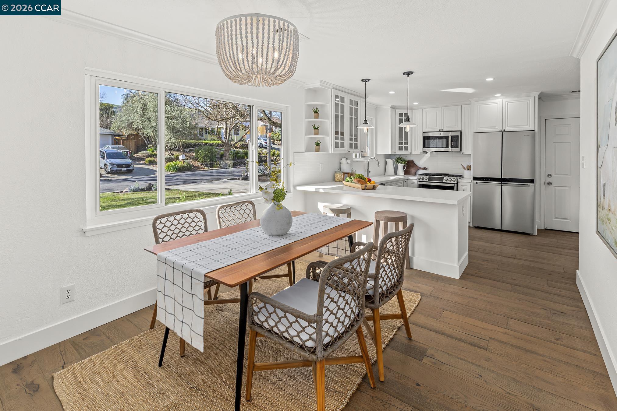 Detail Gallery Image 14 of 51 For 3300 Betty Ln, Lafayette,  CA 94549 - 4 Beds | 2 Baths