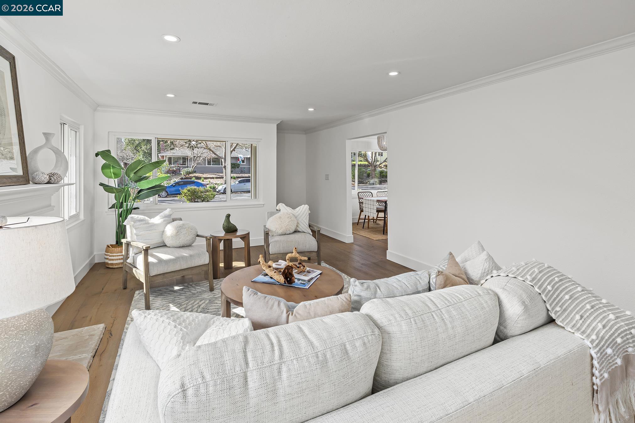 Detail Gallery Image 4 of 51 For 3300 Betty Ln, Lafayette,  CA 94549 - 4 Beds | 2 Baths