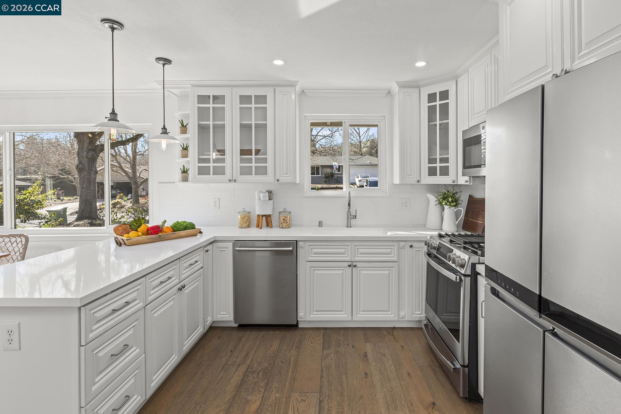 Detail Gallery Image 9 of 51 For 3300 Betty Ln, Lafayette,  CA 94549 - 4 Beds | 2 Baths