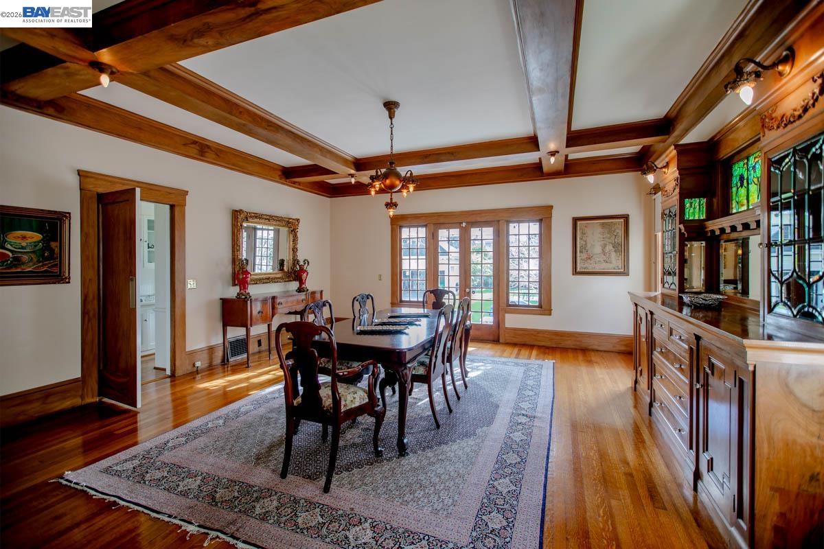 Detail Gallery Image 12 of 40 For 2056 Santa Clara Ave, Alameda,  CA 94501 - 5 Beds | 2 Baths