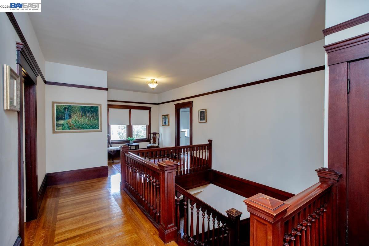 Detail Gallery Image 24 of 40 For 2056 Santa Clara Ave, Alameda,  CA 94501 - 5 Beds | 2 Baths