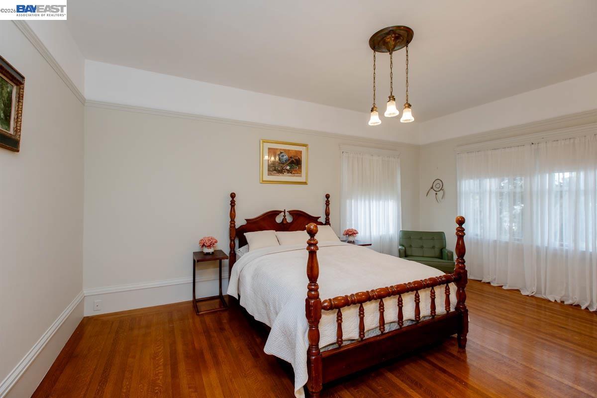 Detail Gallery Image 31 of 40 For 2056 Santa Clara Ave, Alameda,  CA 94501 - 5 Beds | 2 Baths