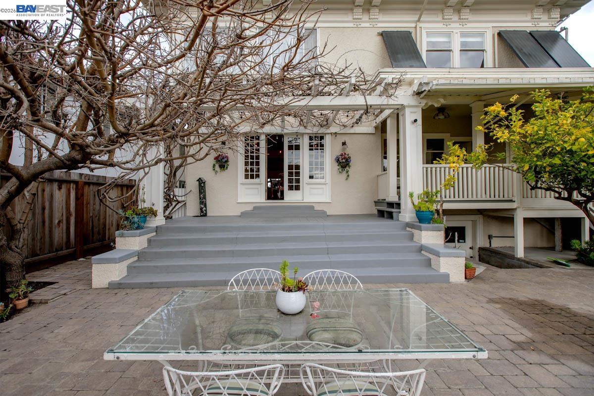 Detail Gallery Image 34 of 40 For 2056 Santa Clara Ave, Alameda,  CA 94501 - 5 Beds | 2 Baths
