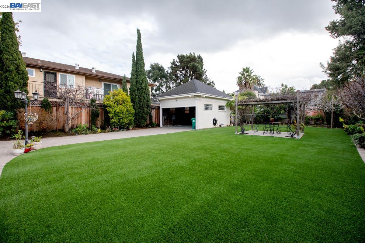 Detail Gallery Image 36 of 40 For 2056 Santa Clara Ave, Alameda,  CA 94501 - 5 Beds | 2 Baths