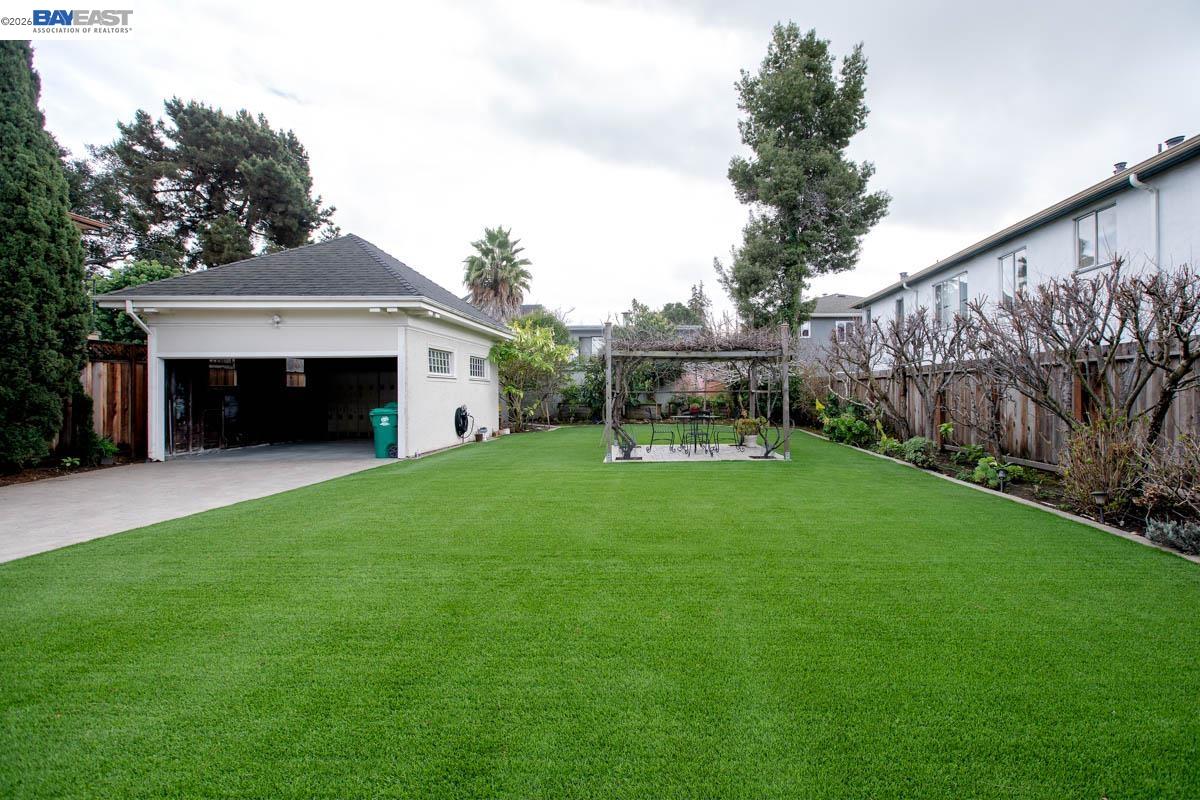 Detail Gallery Image 37 of 40 For 2056 Santa Clara Ave, Alameda,  CA 94501 - 5 Beds | 2 Baths