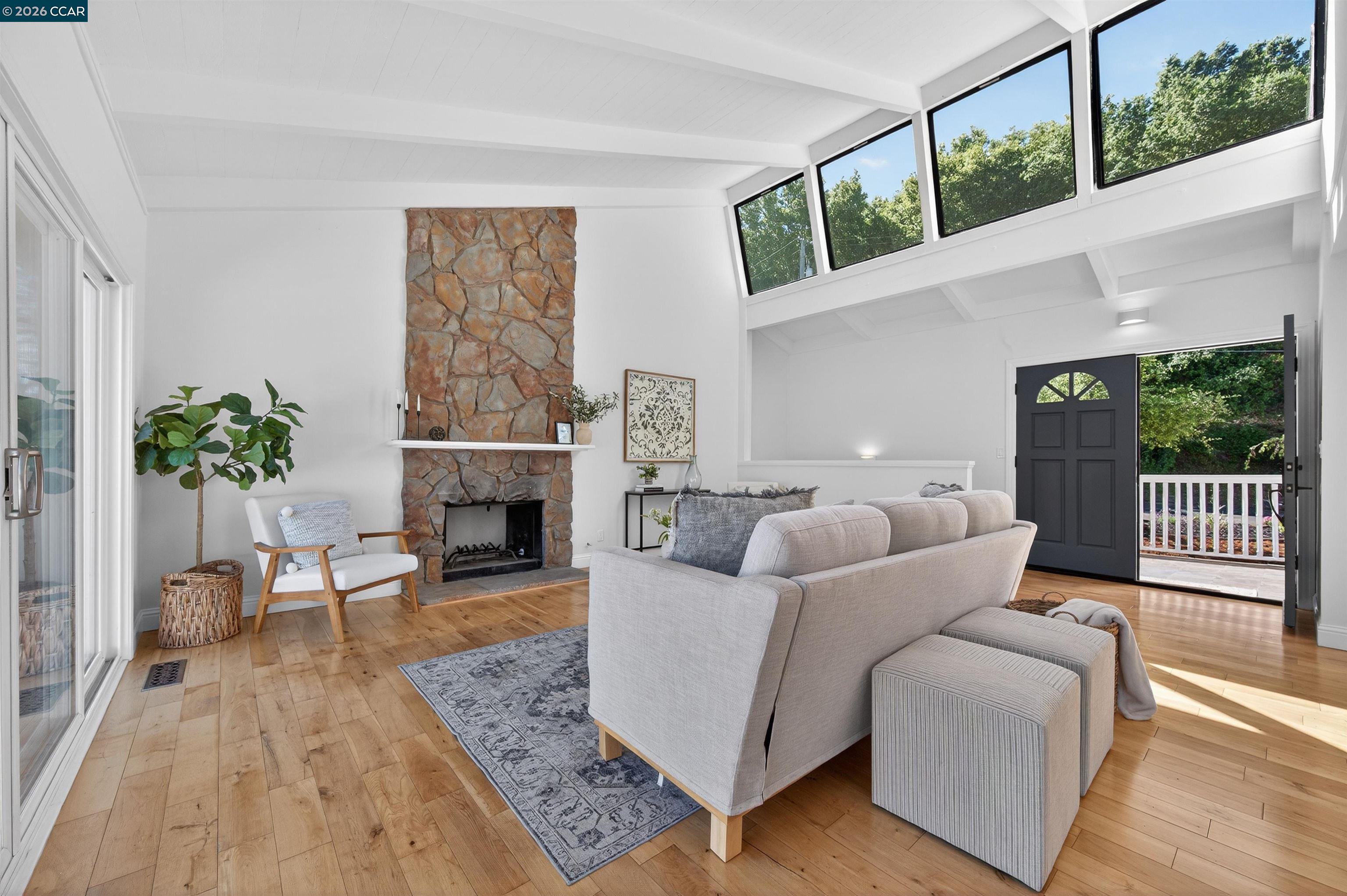 Detail Gallery Image 3 of 41 For 3424 Woodview Dr, Lafayette,  CA 94549 - 4 Beds | 3 Baths