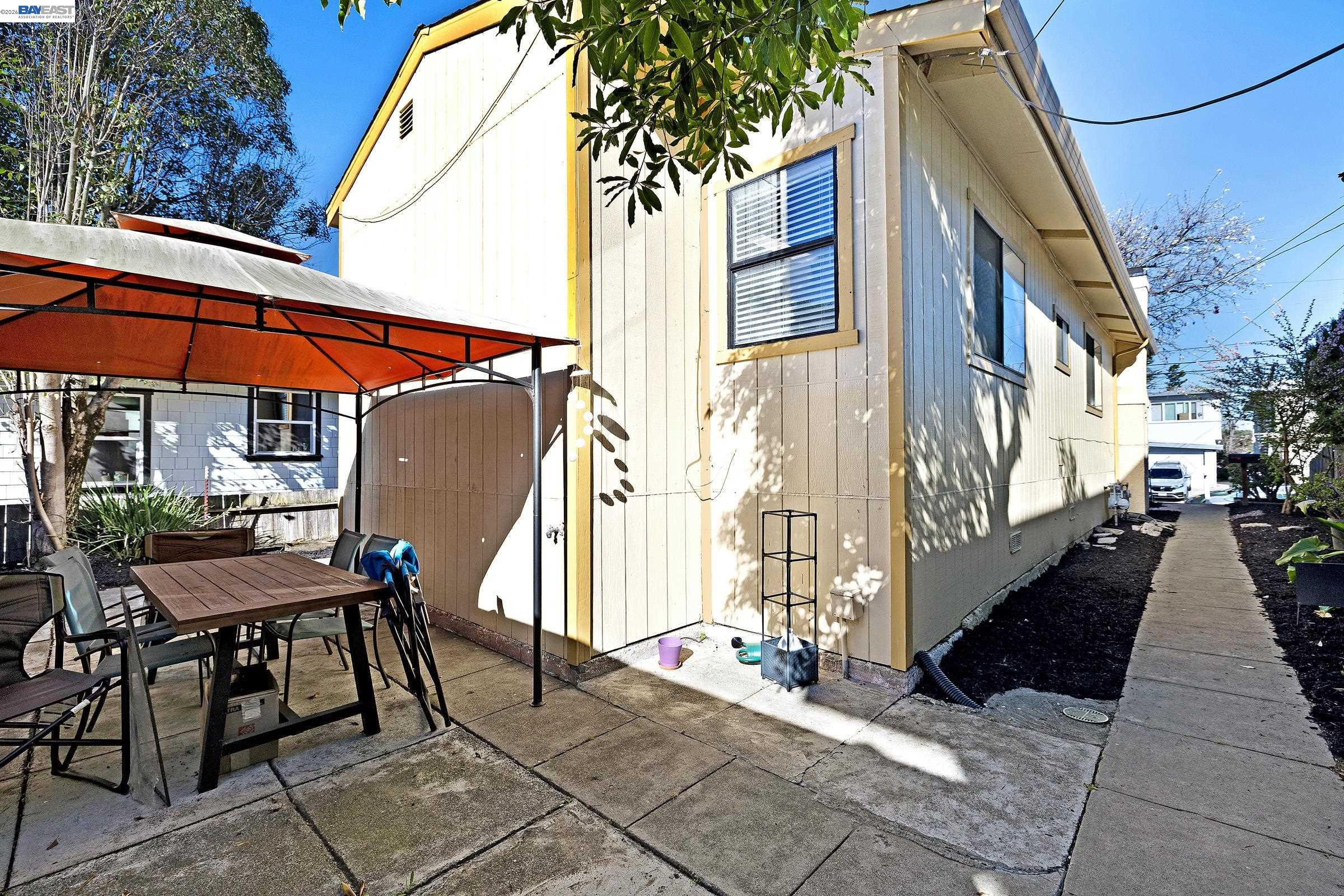 Detail Gallery Image 31 of 45 For 3626 Midvale Ave, Oakland,  CA 94602 - 3 Beds | 2 Baths