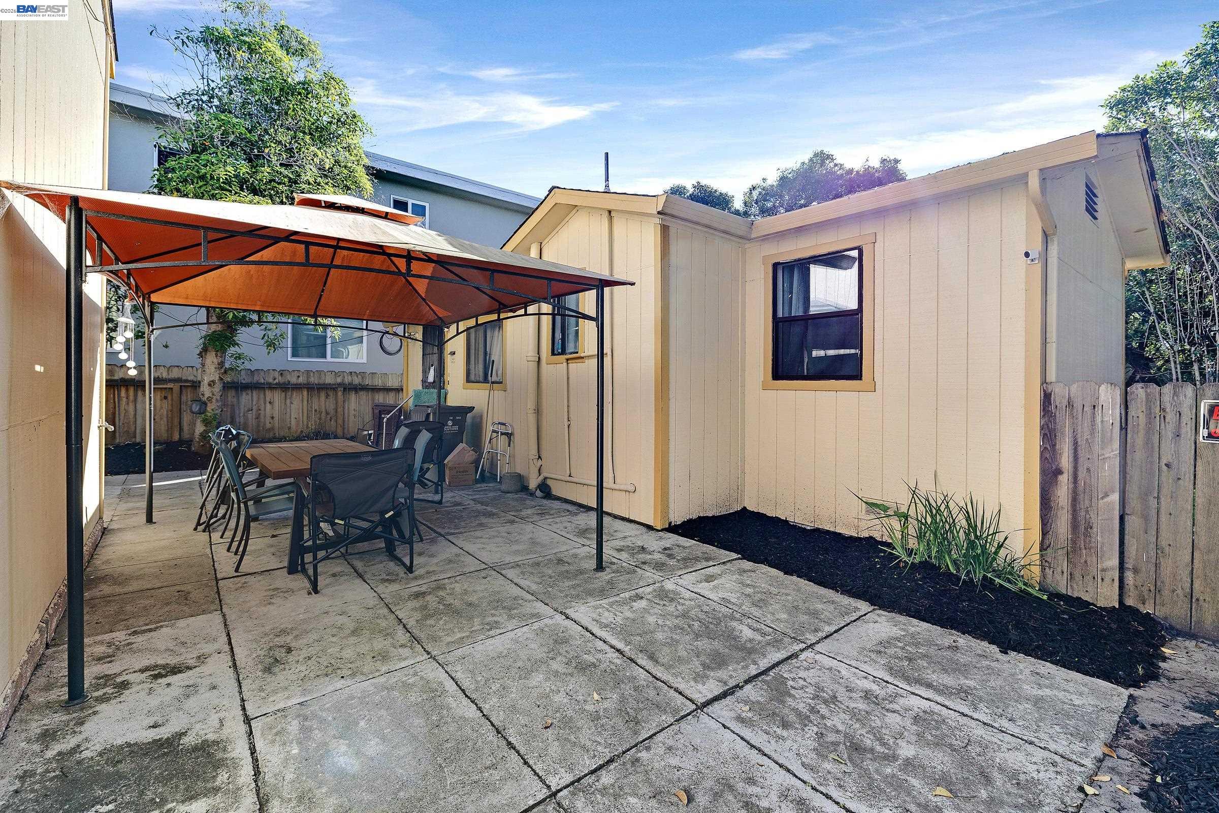 Detail Gallery Image 38 of 45 For 3626 Midvale Ave, Oakland,  CA 94602 - 3 Beds | 2 Baths