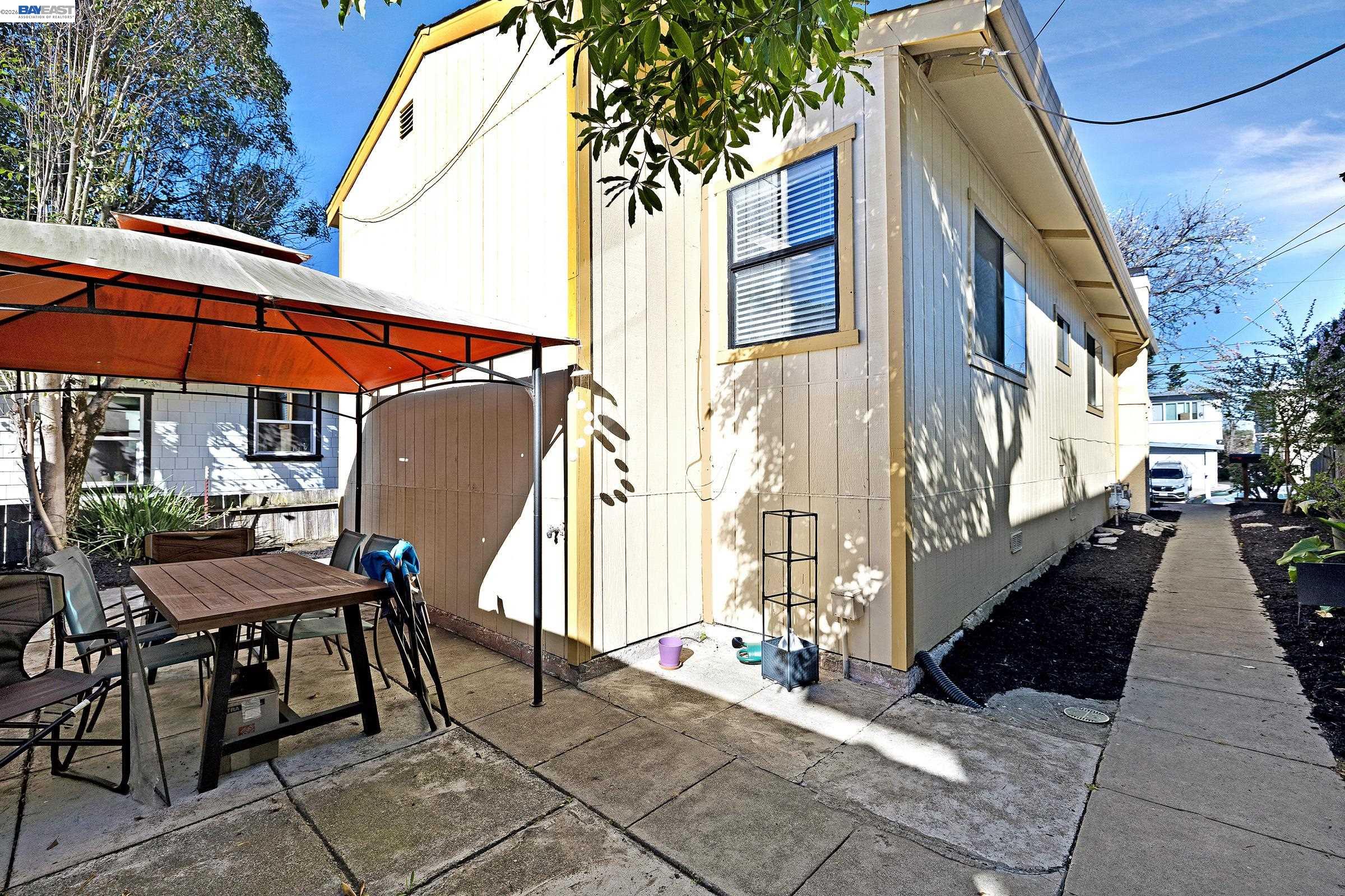 Detail Gallery Image 39 of 45 For 3626 Midvale Ave, Oakland,  CA 94602 - 3 Beds | 2 Baths