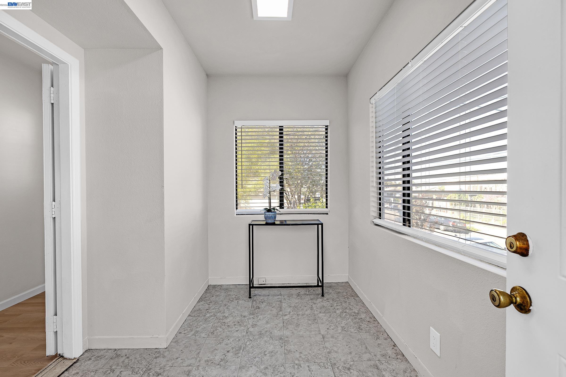 Detail Gallery Image 6 of 45 For 3626 Midvale Ave, Oakland,  CA 94602 - 3 Beds | 2 Baths