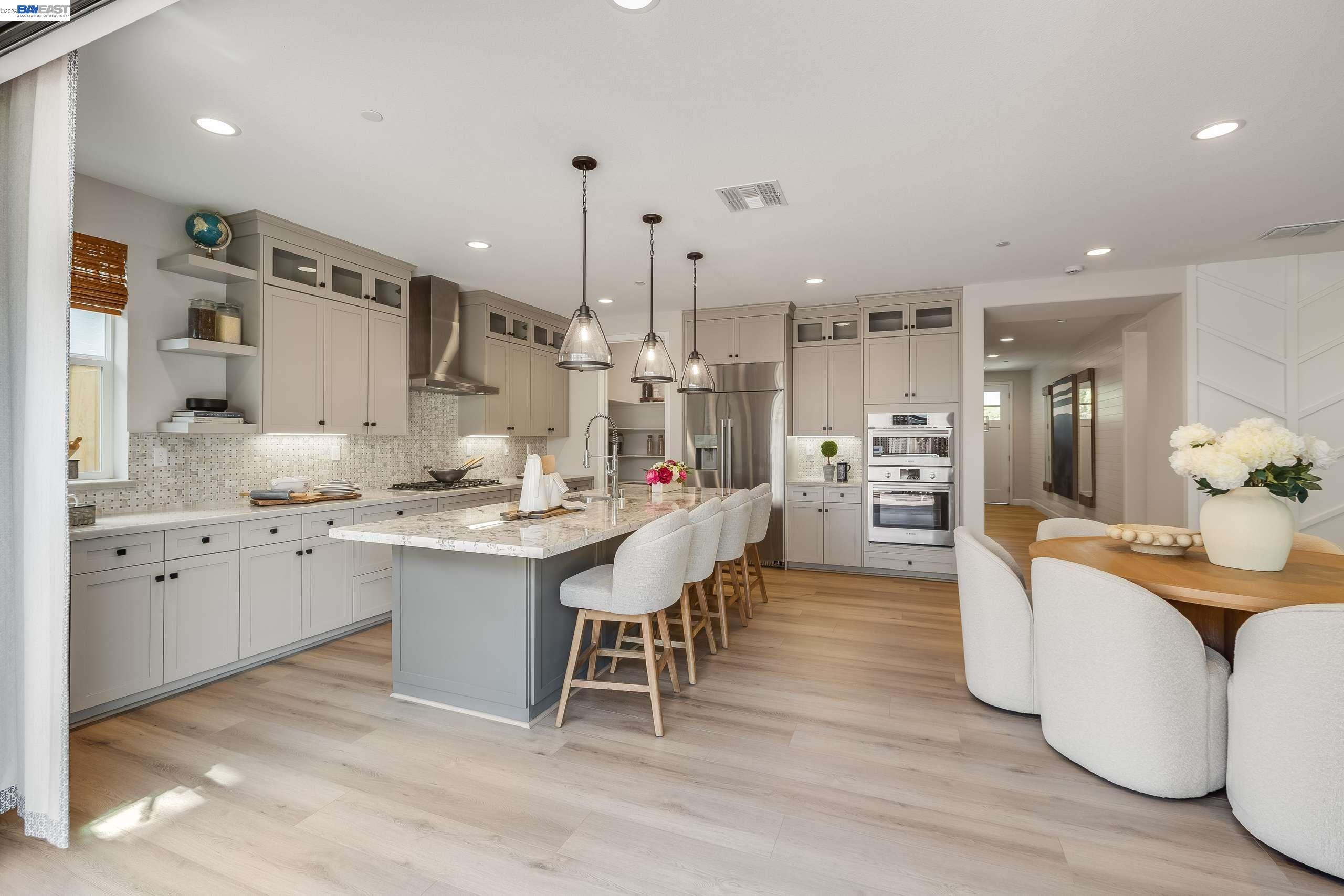 Detail Gallery Image 15 of 42 For 32651 Singh Circle, Union City,  CA 94587 - 5 Beds | 4/1 Baths