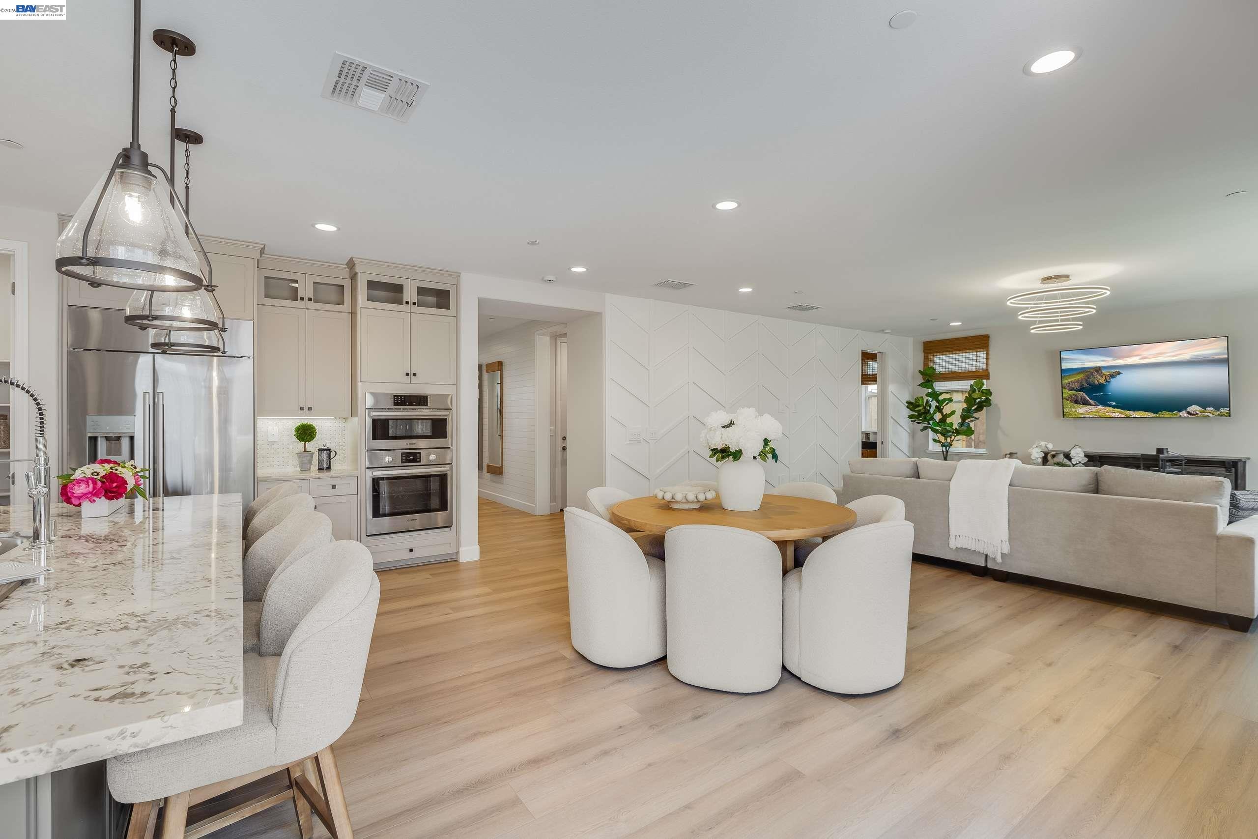 Detail Gallery Image 18 of 42 For 32651 Singh Circle, Union City,  CA 94587 - 5 Beds | 4/1 Baths