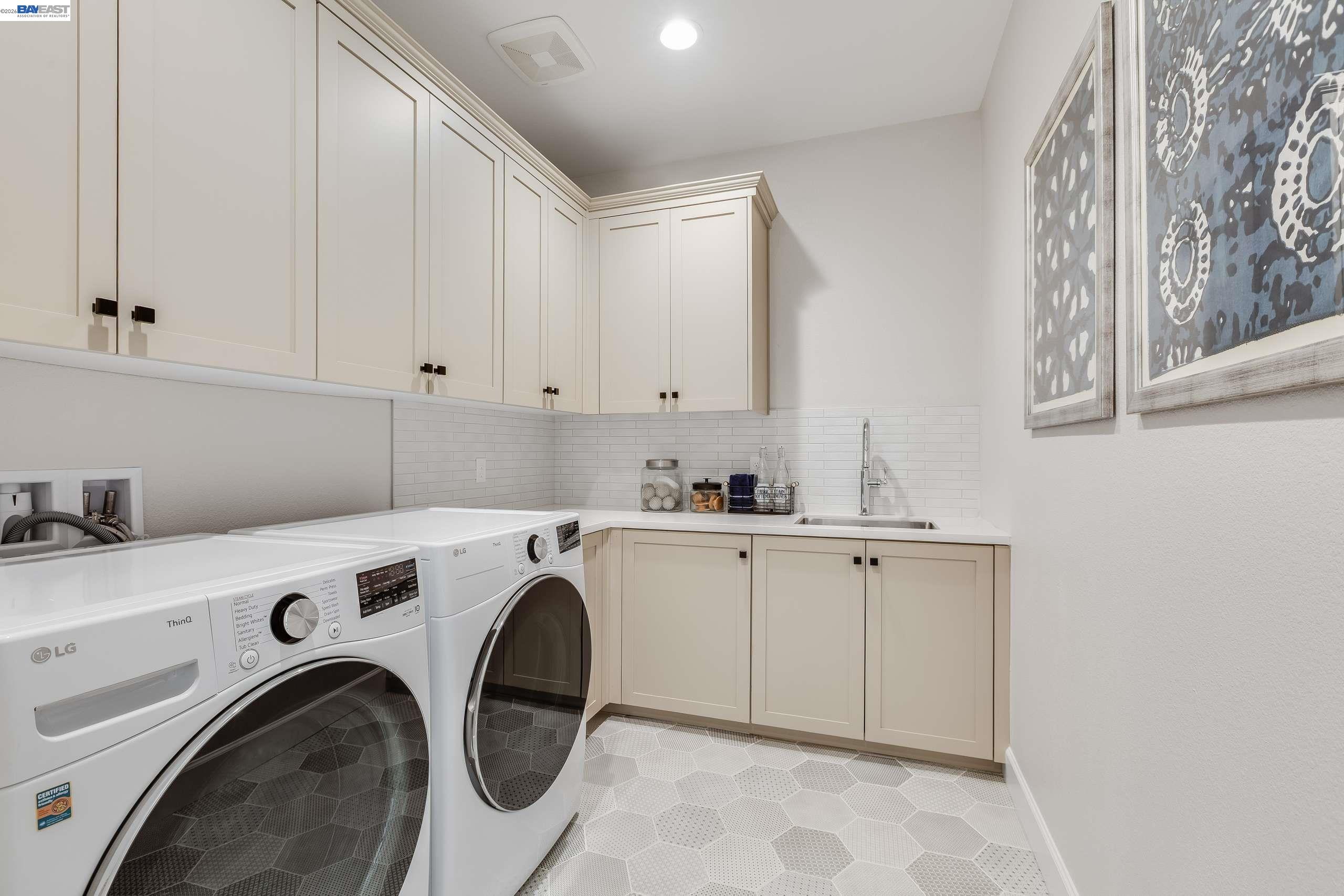 Detail Gallery Image 23 of 42 For 32651 Singh Circle, Union City,  CA 94587 - 5 Beds | 4/1 Baths