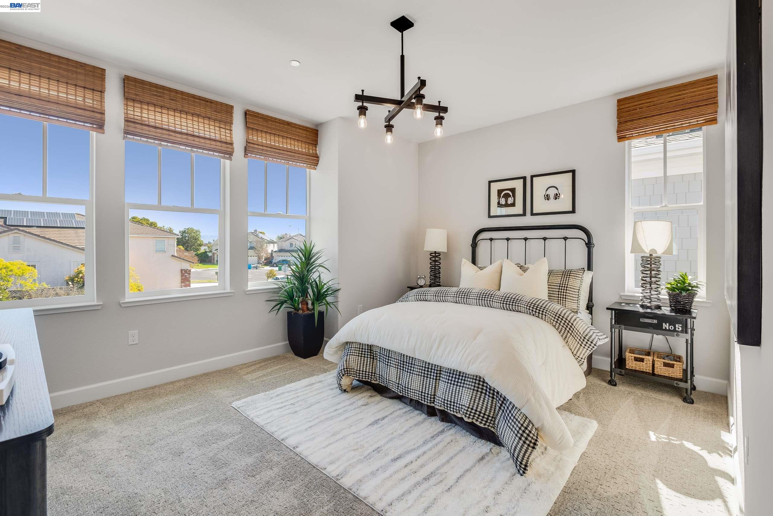 Detail Gallery Image 25 of 42 For 32651 Singh Circle, Union City,  CA 94587 - 5 Beds | 4/1 Baths