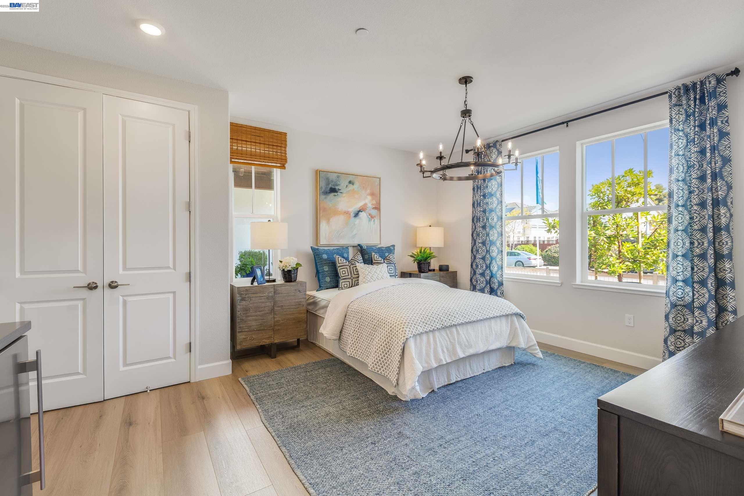 Detail Gallery Image 6 of 42 For 32651 Singh Circle, Union City,  CA 94587 - 5 Beds | 4/1 Baths