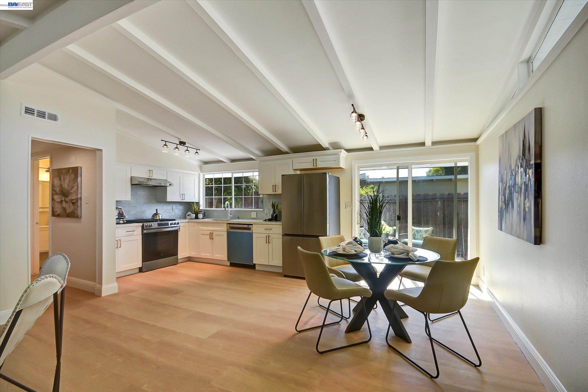 Detail Gallery Image 5 of 25 For 1215 Oak Creek Way, Sunnyvale,  CA 94089 - 3 Beds | 2 Baths