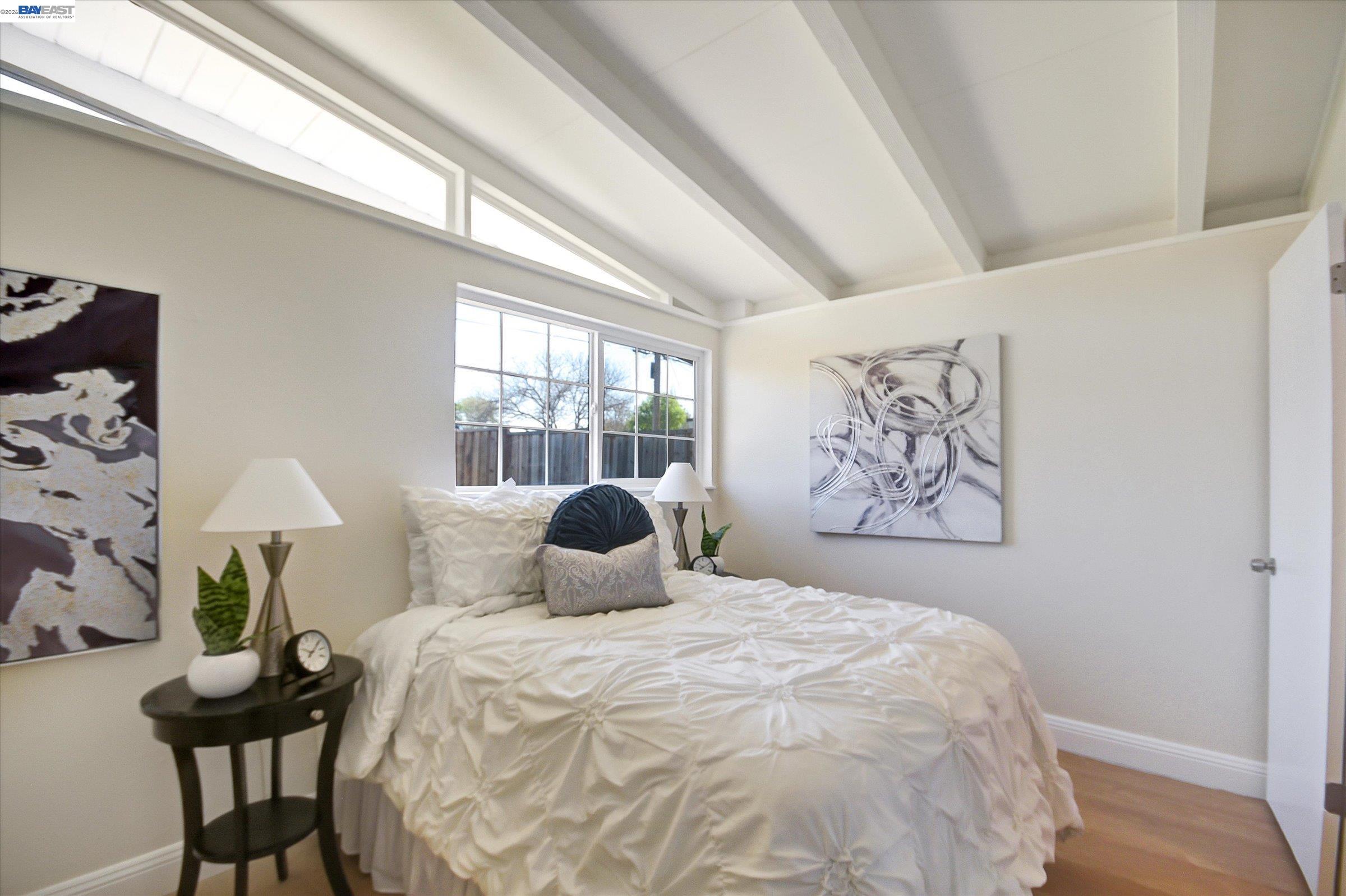 Detail Gallery Image 8 of 25 For 1215 Oak Creek Way, Sunnyvale,  CA 94089 - 3 Beds | 2 Baths