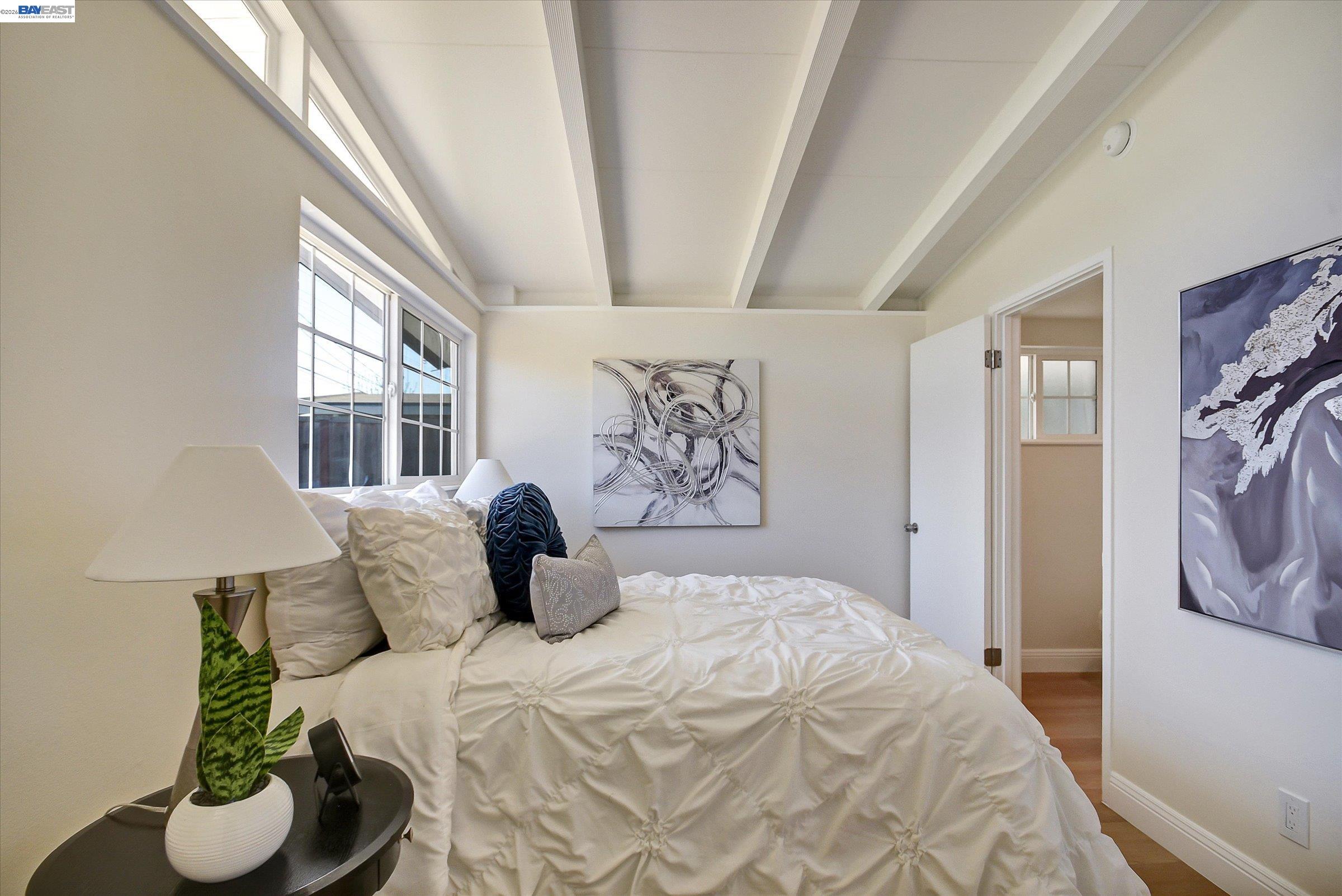 Detail Gallery Image 9 of 25 For 1215 Oak Creek Way, Sunnyvale,  CA 94089 - 3 Beds | 2 Baths