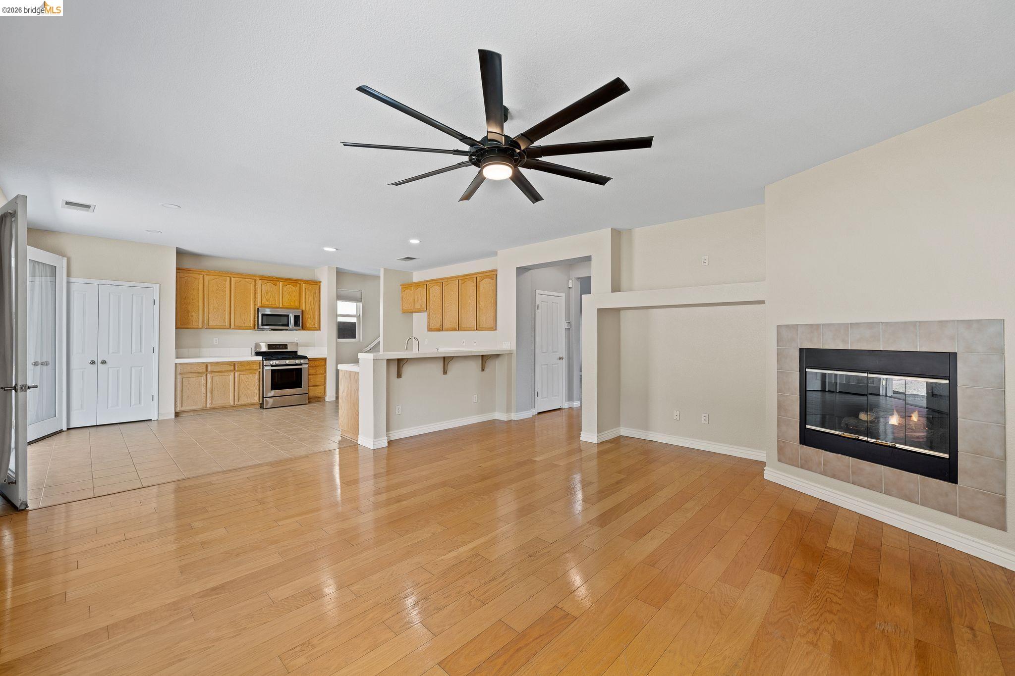 Detail Gallery Image 11 of 52 For 5019 Fernbank, Antioch,  CA 94513 - 5 Beds | 3/1 Baths