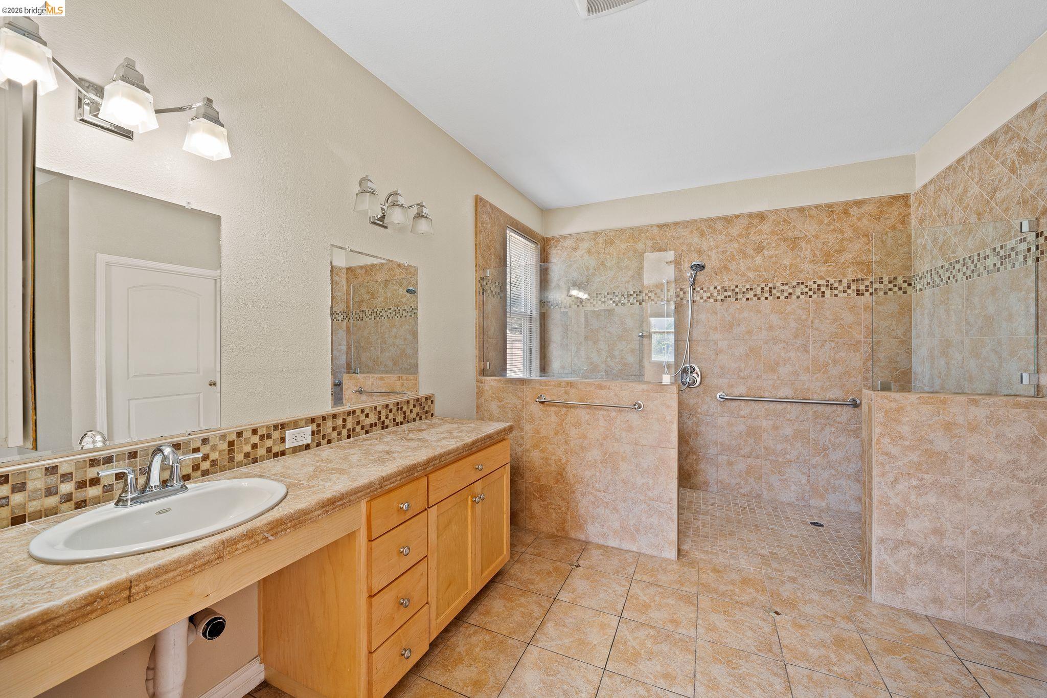 Detail Gallery Image 22 of 52 For 5019 Fernbank, Antioch,  CA 94513 - 5 Beds | 3/1 Baths