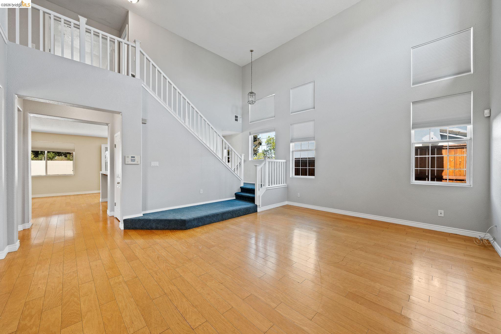 Detail Gallery Image 5 of 52 For 5019 Fernbank, Antioch,  CA 94513 - 5 Beds | 3/1 Baths