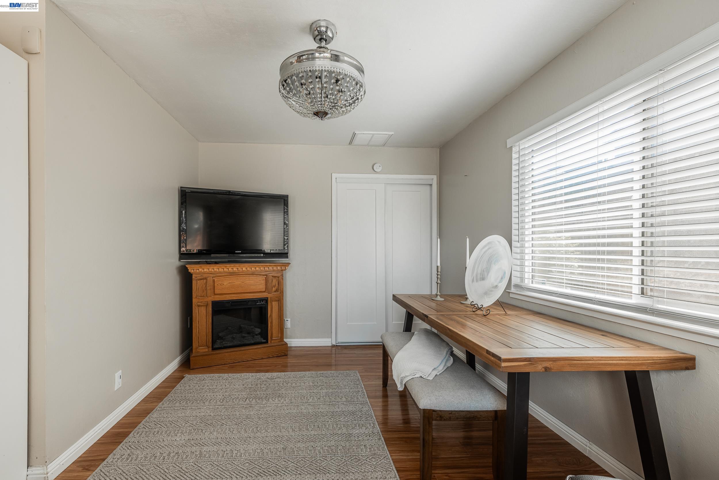 Detail Gallery Image 11 of 31 For 2279 Saint George Dr, Concord,  CA 94520 - 5 Beds | 2 Baths