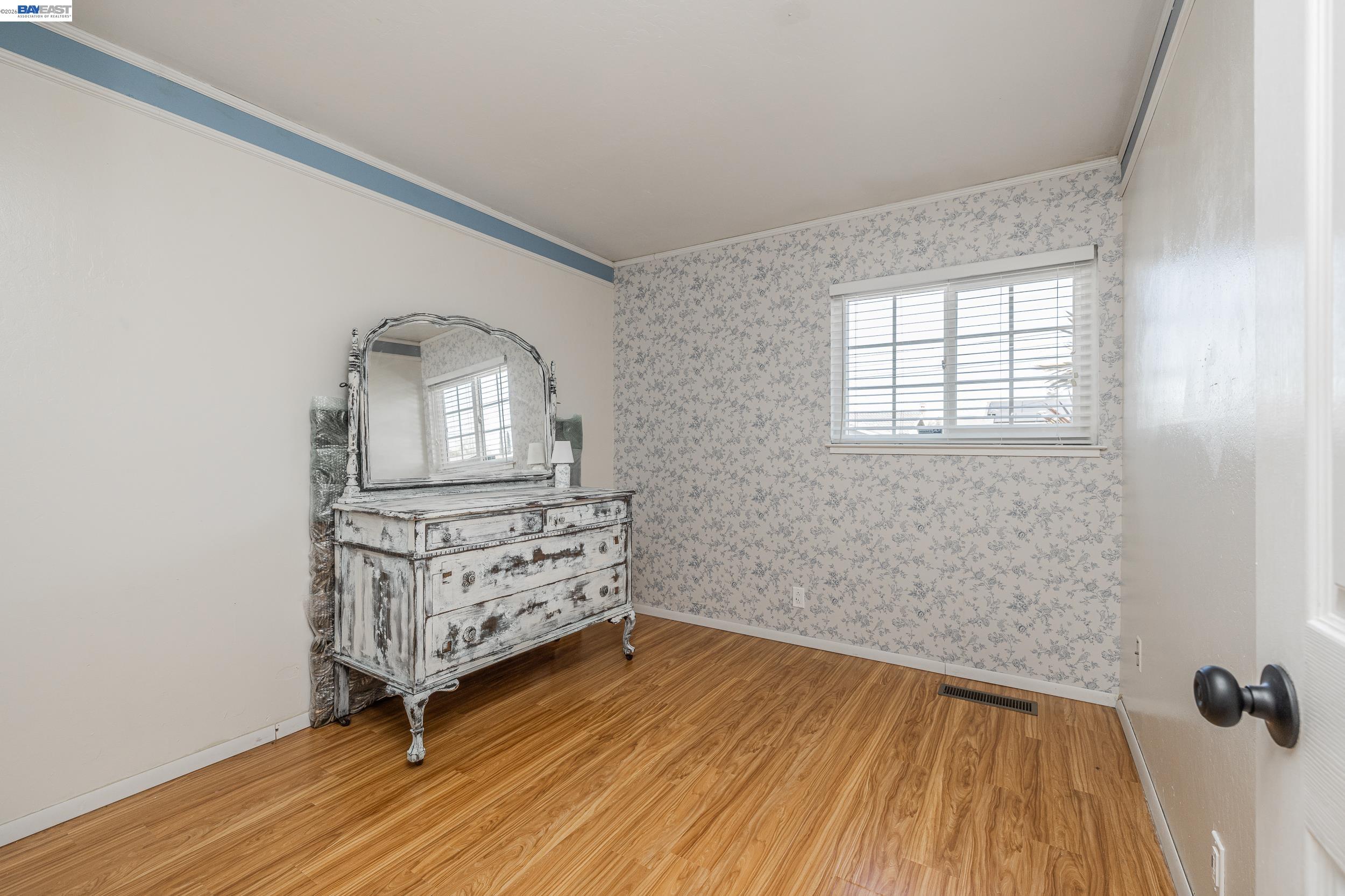 Detail Gallery Image 12 of 31 For 2279 Saint George Dr, Concord,  CA 94520 - 5 Beds | 2 Baths