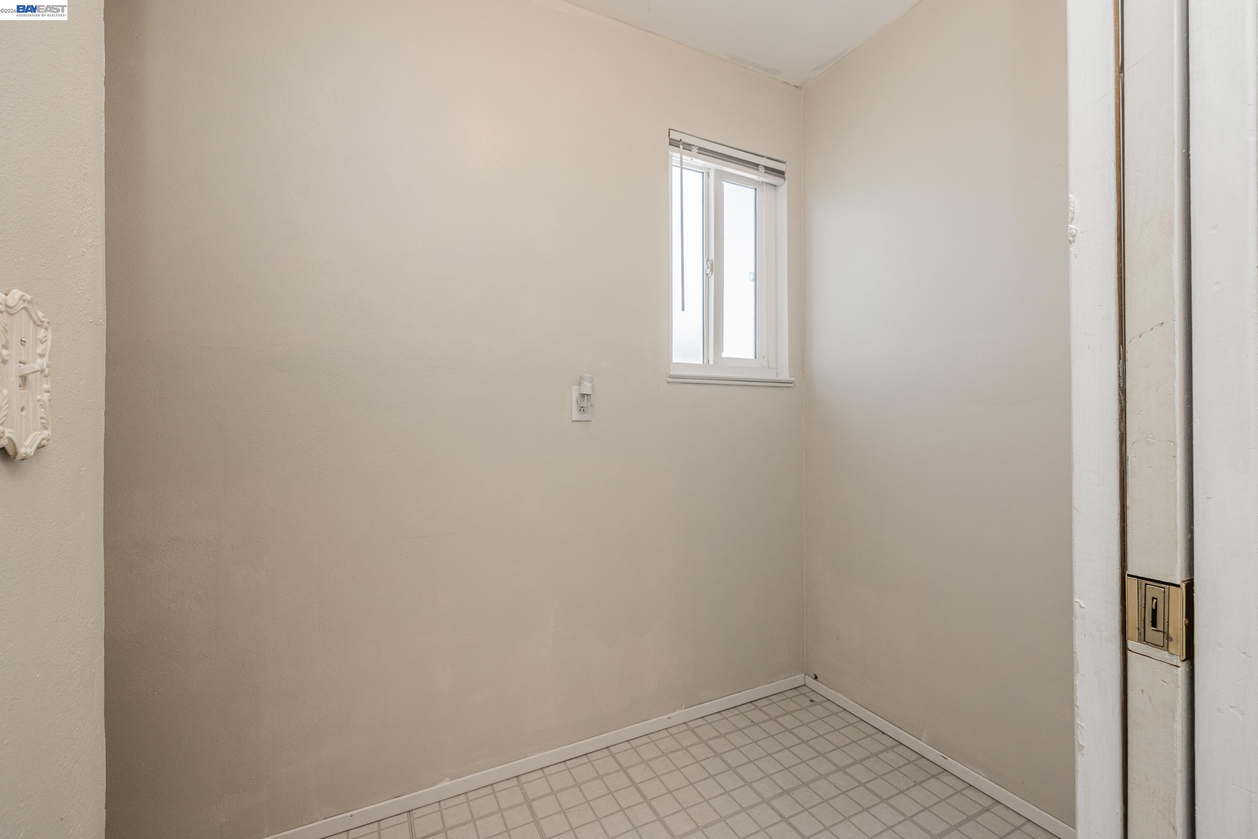 Detail Gallery Image 23 of 31 For 2279 Saint George Dr, Concord,  CA 94520 - 5 Beds | 2 Baths