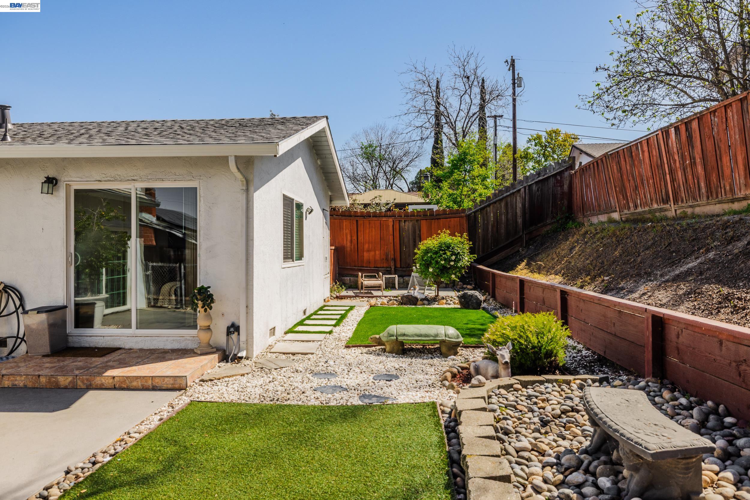 Detail Gallery Image 25 of 31 For 2279 Saint George Dr, Concord,  CA 94520 - 5 Beds | 2 Baths