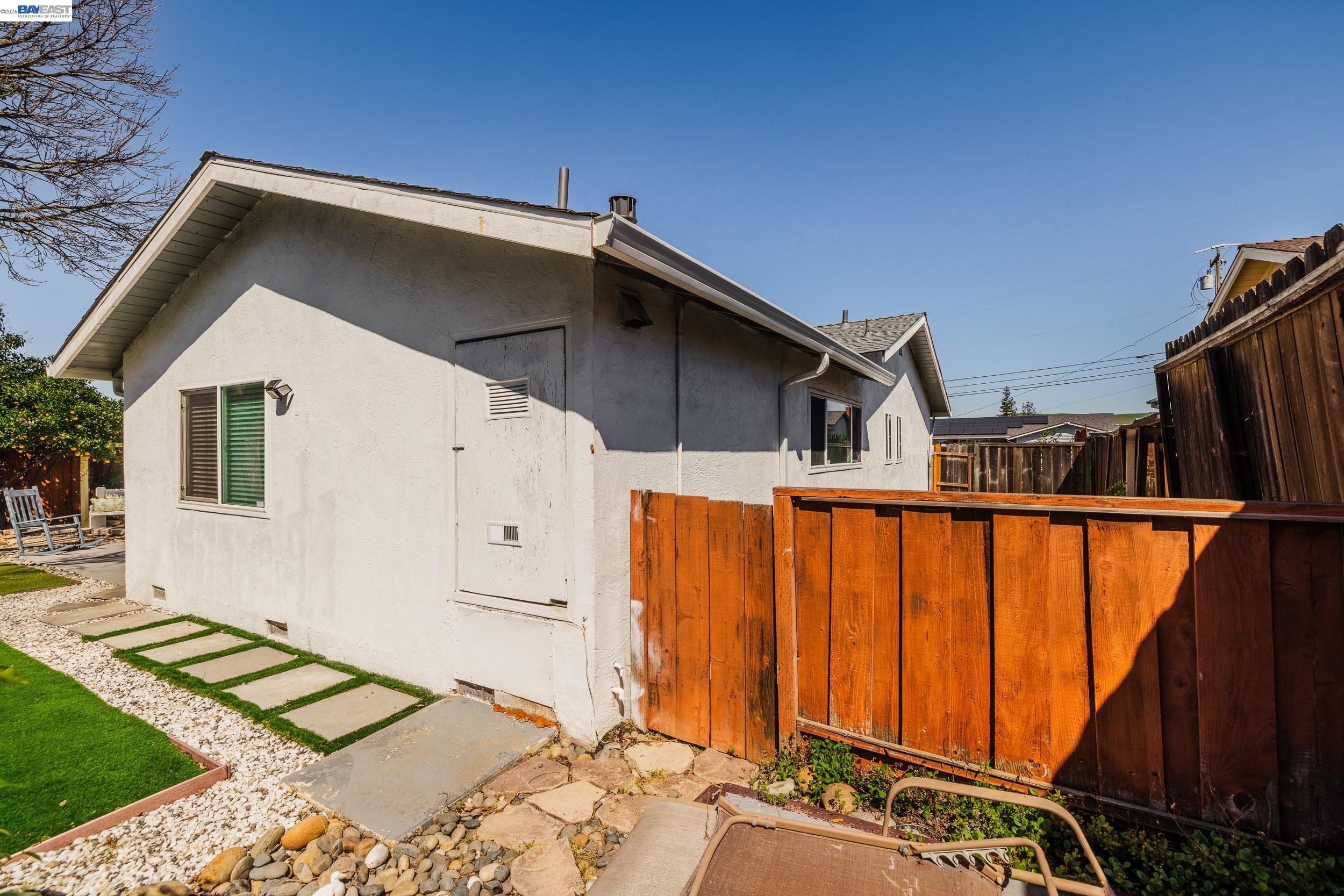 Detail Gallery Image 26 of 31 For 2279 Saint George Dr, Concord,  CA 94520 - 5 Beds | 2 Baths