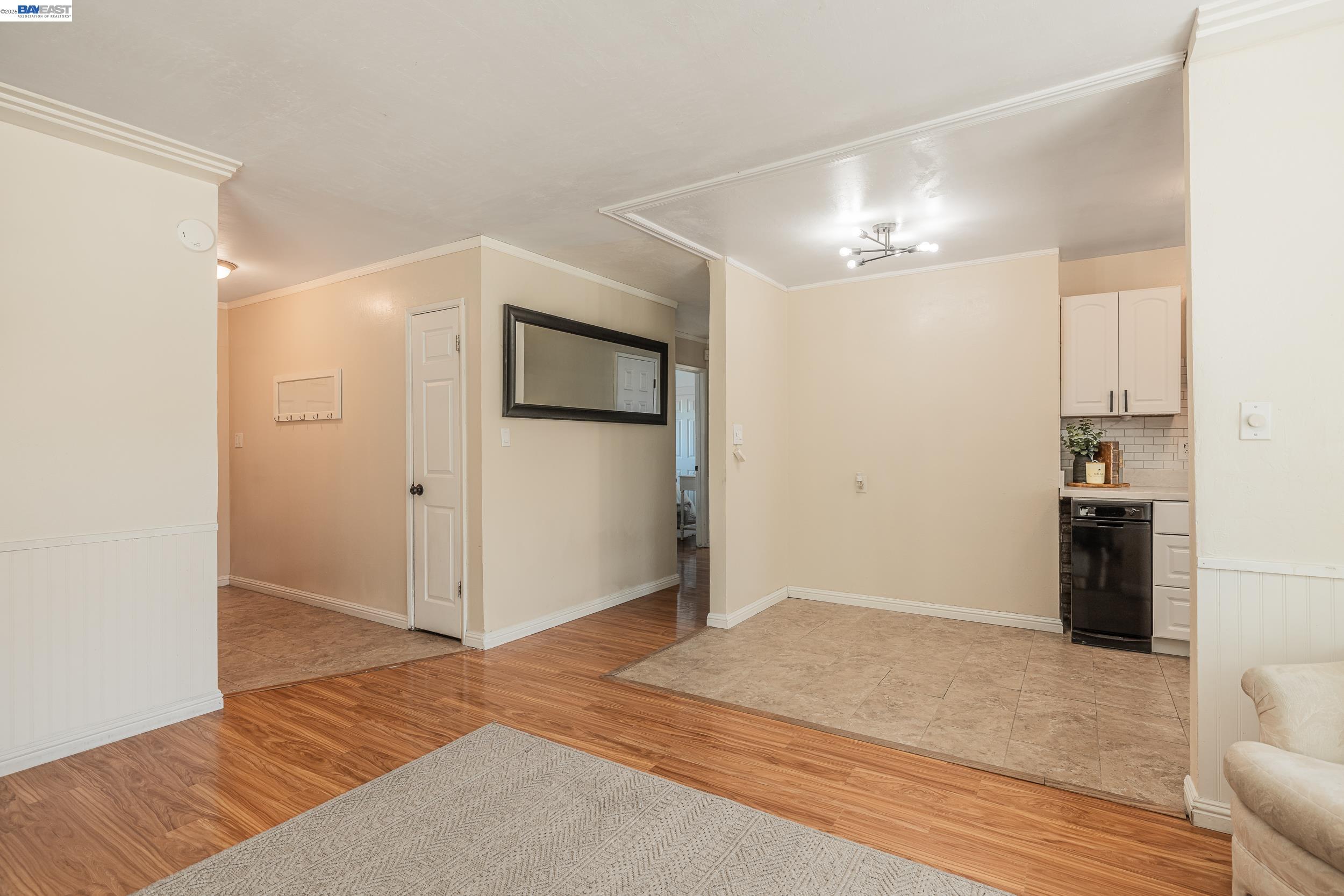 Detail Gallery Image 4 of 31 For 2279 Saint George Dr, Concord,  CA 94520 - 5 Beds | 2 Baths