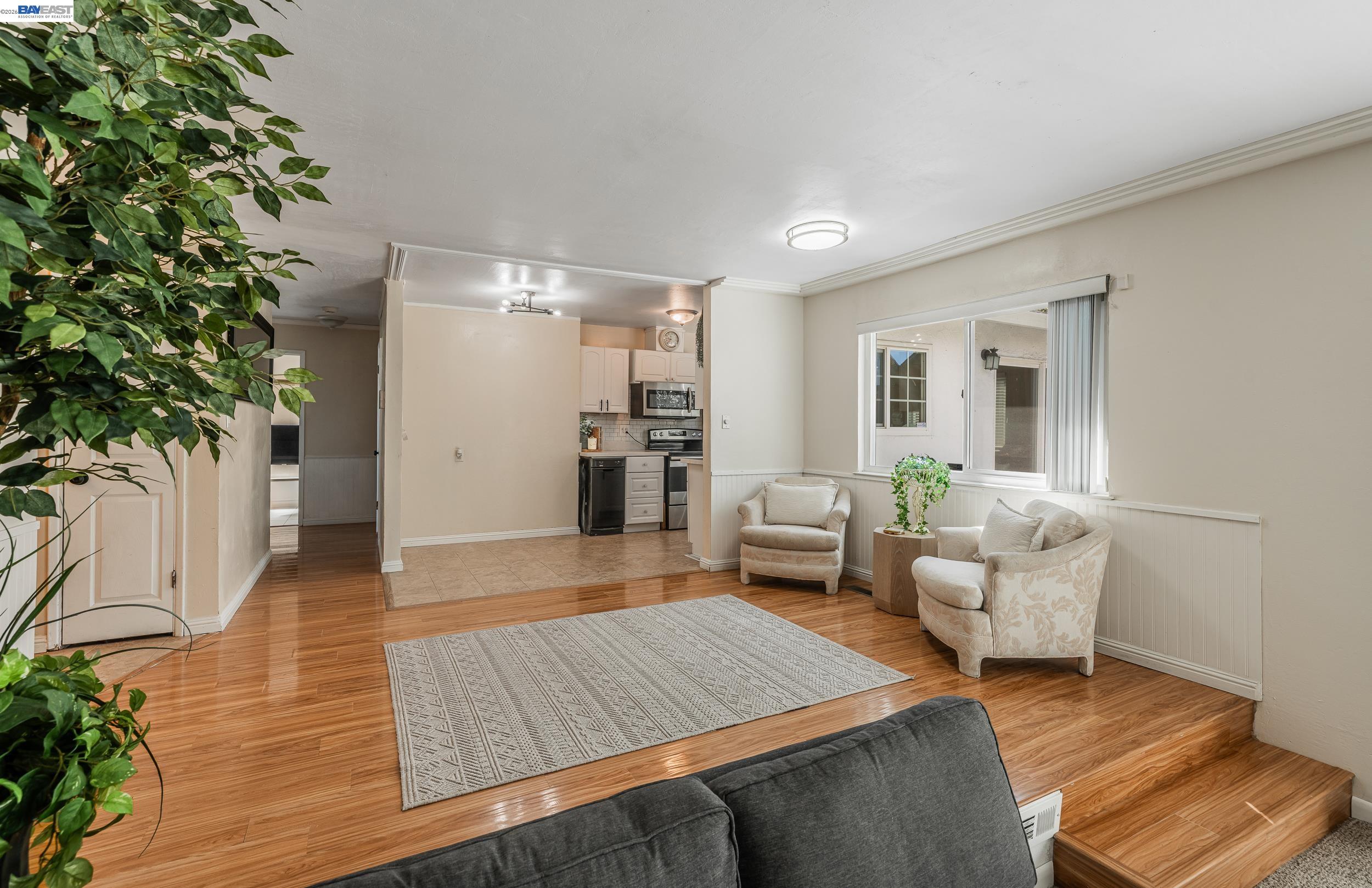 Detail Gallery Image 6 of 31 For 2279 Saint George Dr, Concord,  CA 94520 - 5 Beds | 2 Baths