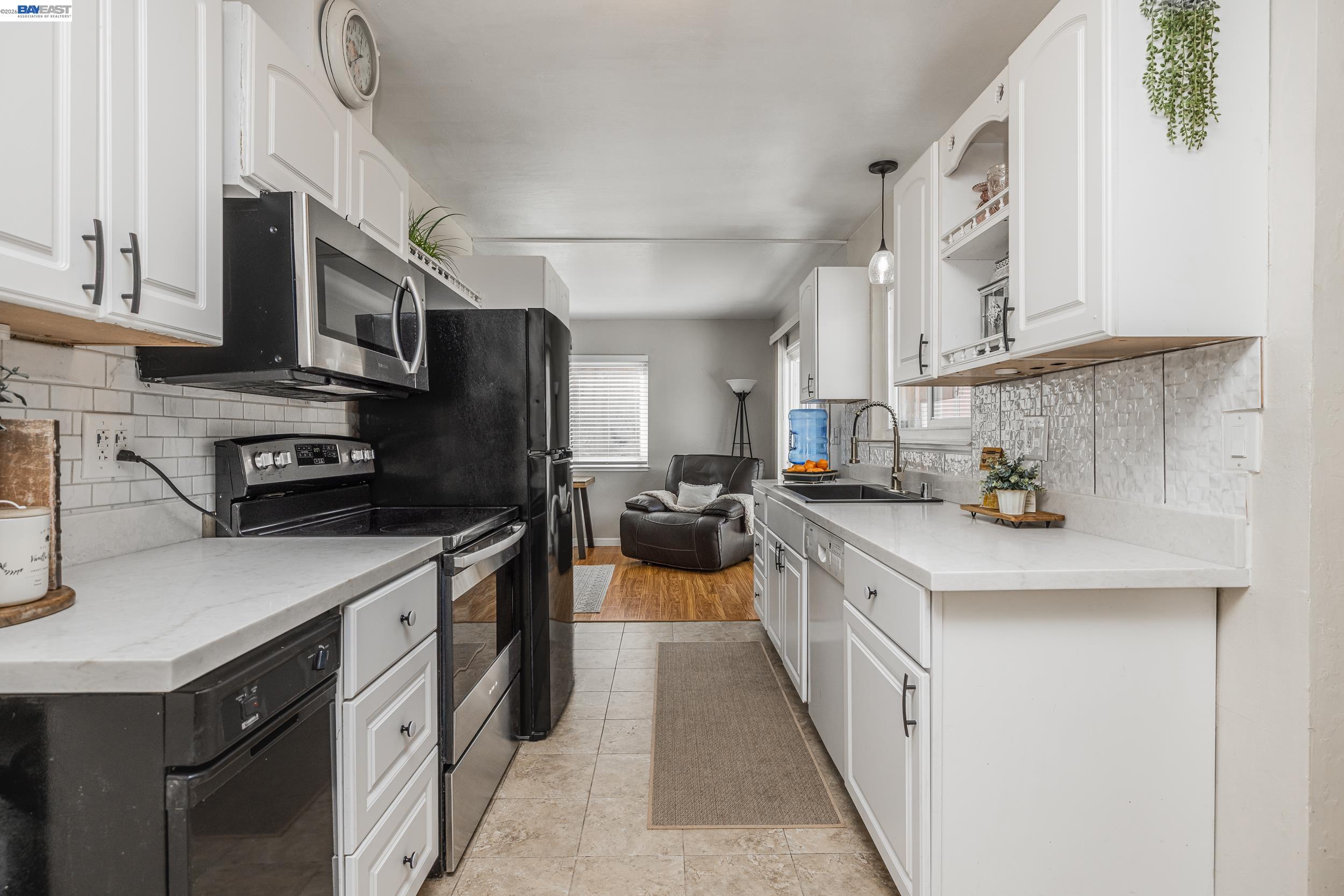 Detail Gallery Image 8 of 31 For 2279 Saint George Dr, Concord,  CA 94520 - 5 Beds | 2 Baths