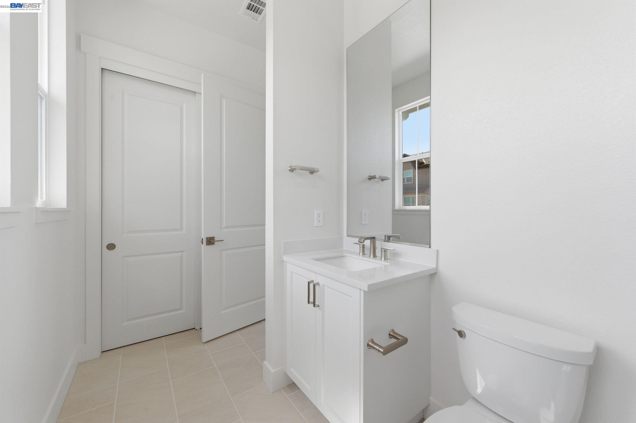 Detail Gallery Image 12 of 47 For 1935 Ingalls Way, Dublin,  CA 94568 - 4 Beds | 5/1 Baths