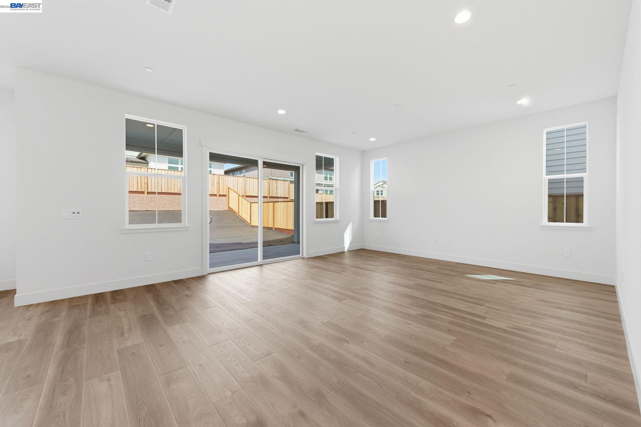 Detail Gallery Image 17 of 47 For 1935 Ingalls Way, Dublin,  CA 94568 - 4 Beds | 5/1 Baths