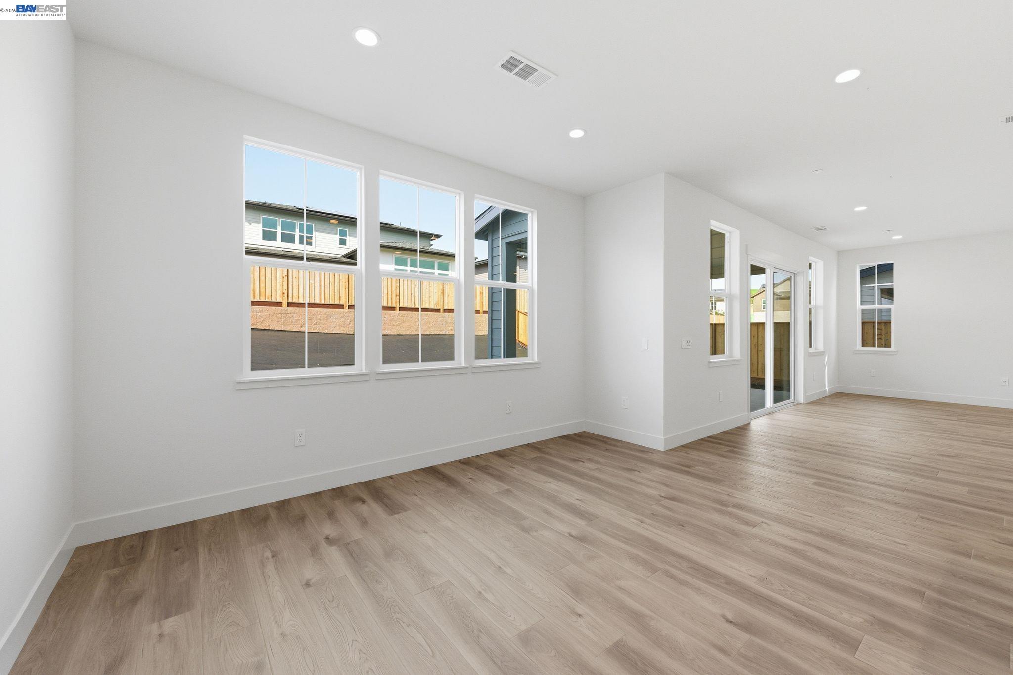 Detail Gallery Image 25 of 47 For 1935 Ingalls Way, Dublin,  CA 94568 - 4 Beds | 5/1 Baths