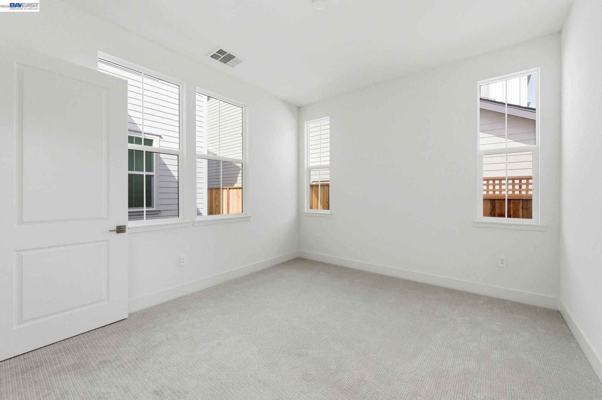 Detail Gallery Image 10 of 47 For 1935 Ingalls Way, Dublin,  CA 94568 - 4 Beds | 5/1 Baths