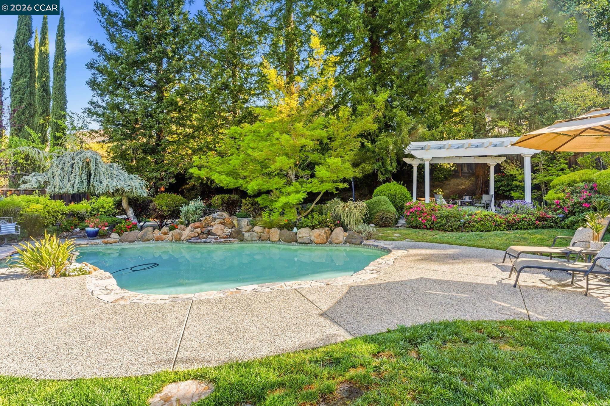 Detail Gallery Image 12 of 57 For 5017 Athens Dr, San Ramon,  CA 94582 - 5 Beds | 2/1 Baths