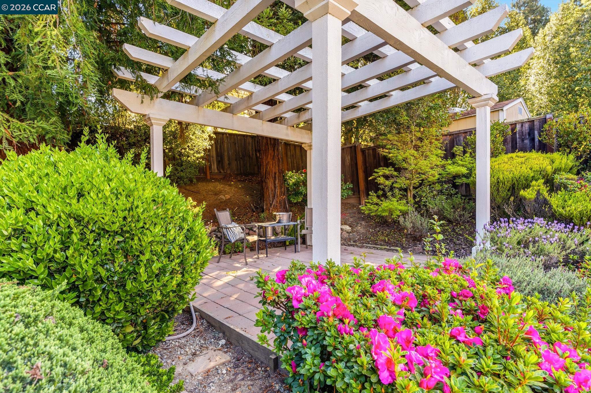 Detail Gallery Image 6 of 57 For 5017 Athens Dr, San Ramon,  CA 94582 - 5 Beds | 2/1 Baths